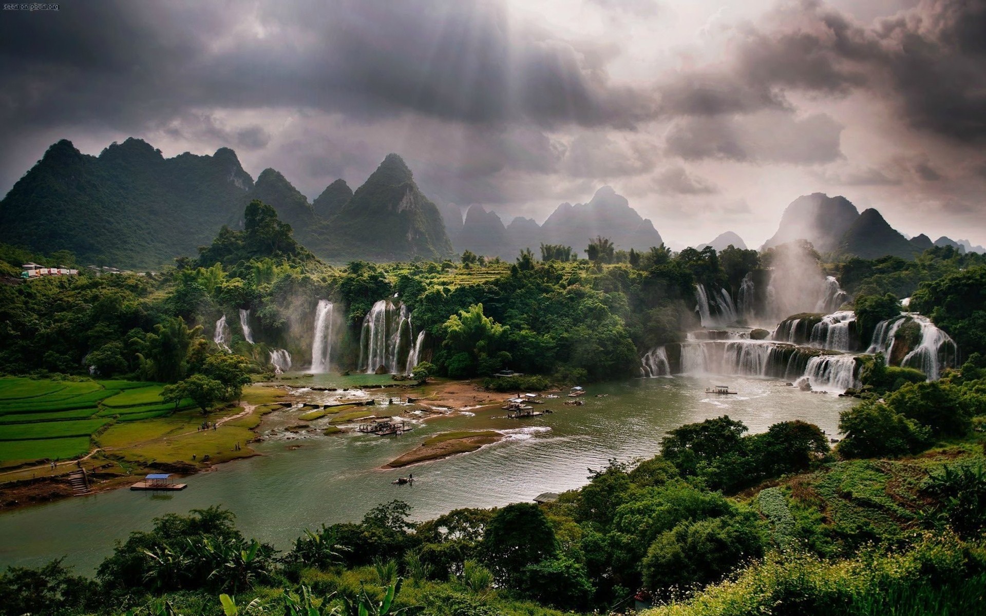 Detian Waterfall, China-Vietnam border HD Wallpaper