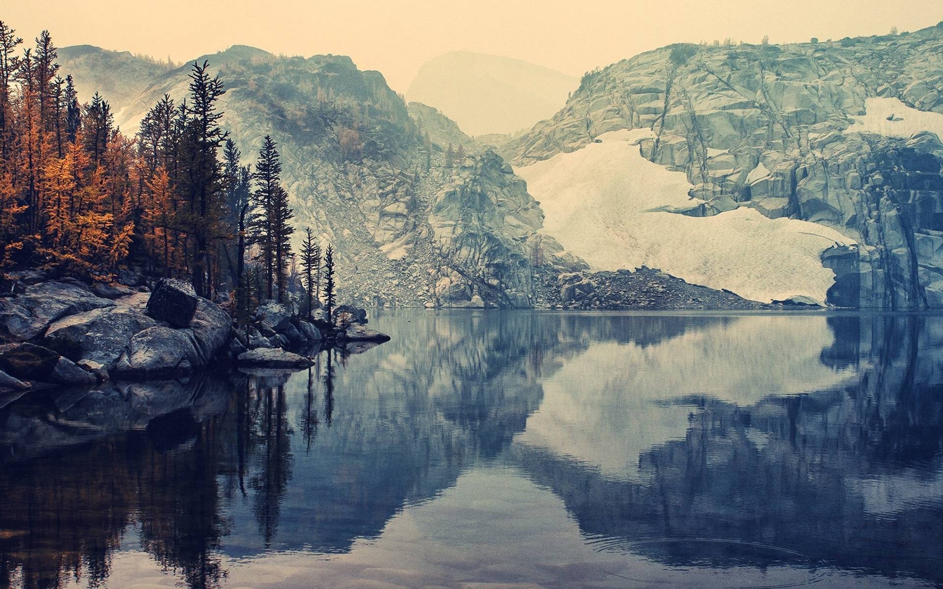 Mountain lake with autumn trees and snow HD Wallpaper