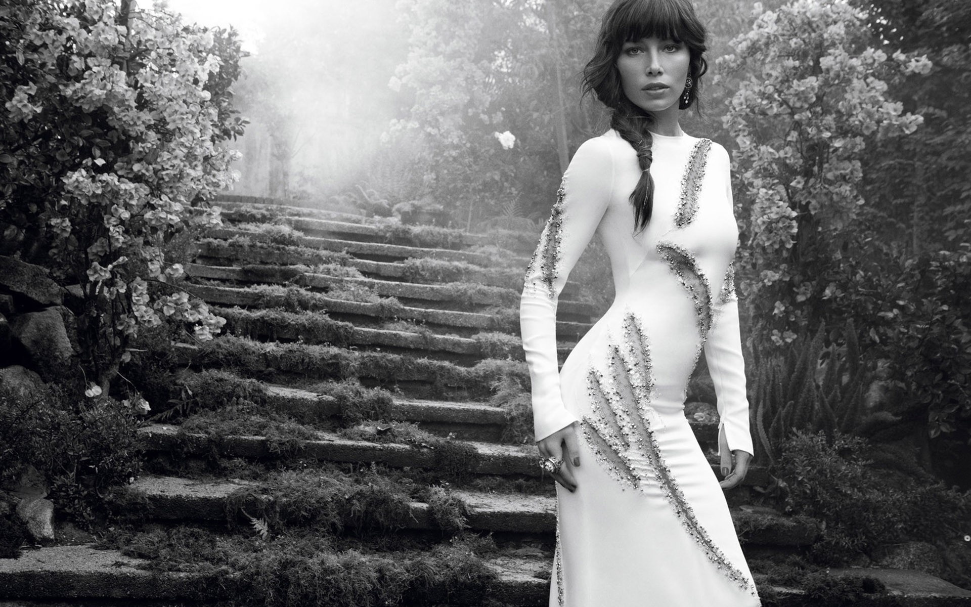 Jessica Biel in a white dress HD Wallpaper