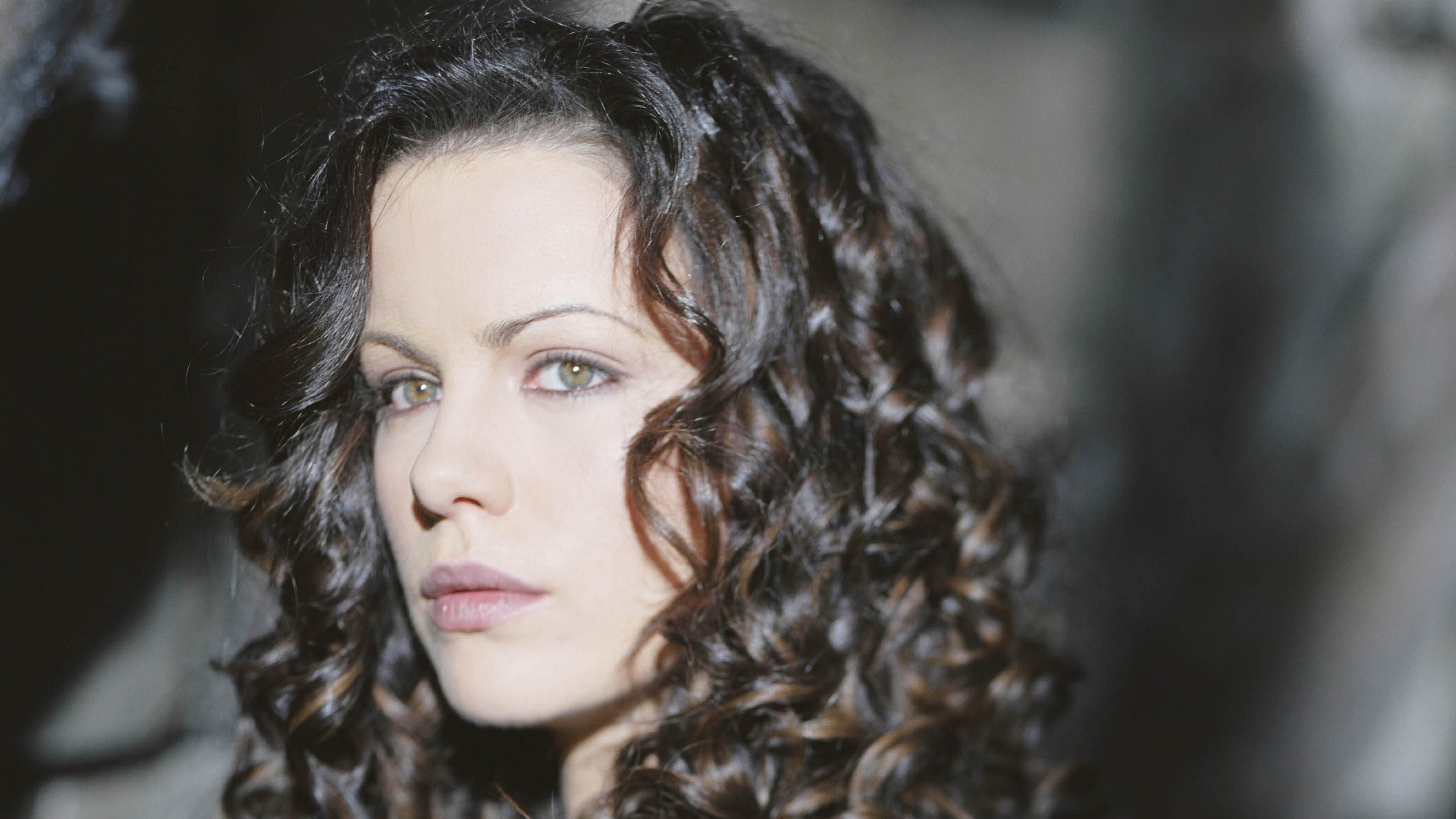 Kate Beckinsale HD Wallpaper