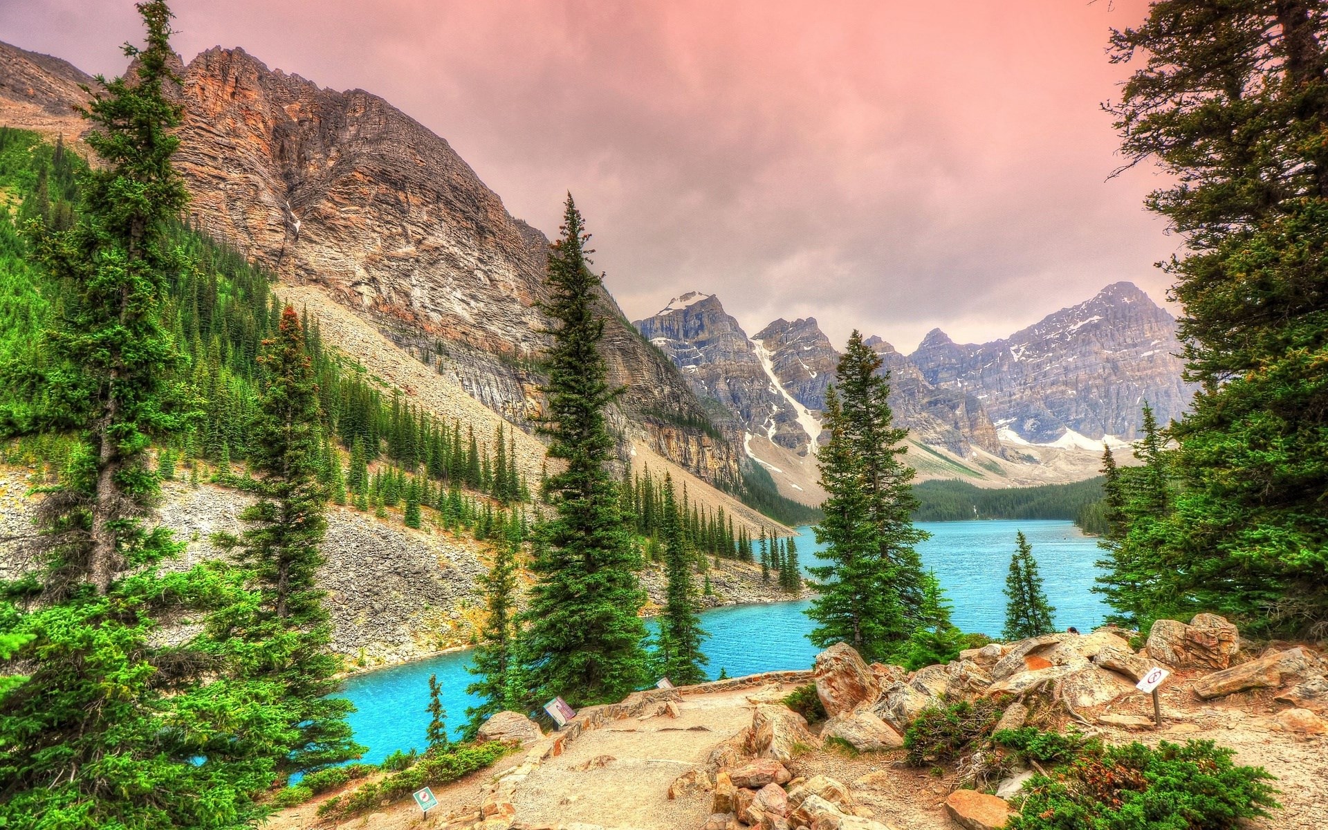 Turquoise lake and mountains with pine trees HD Wallpaper