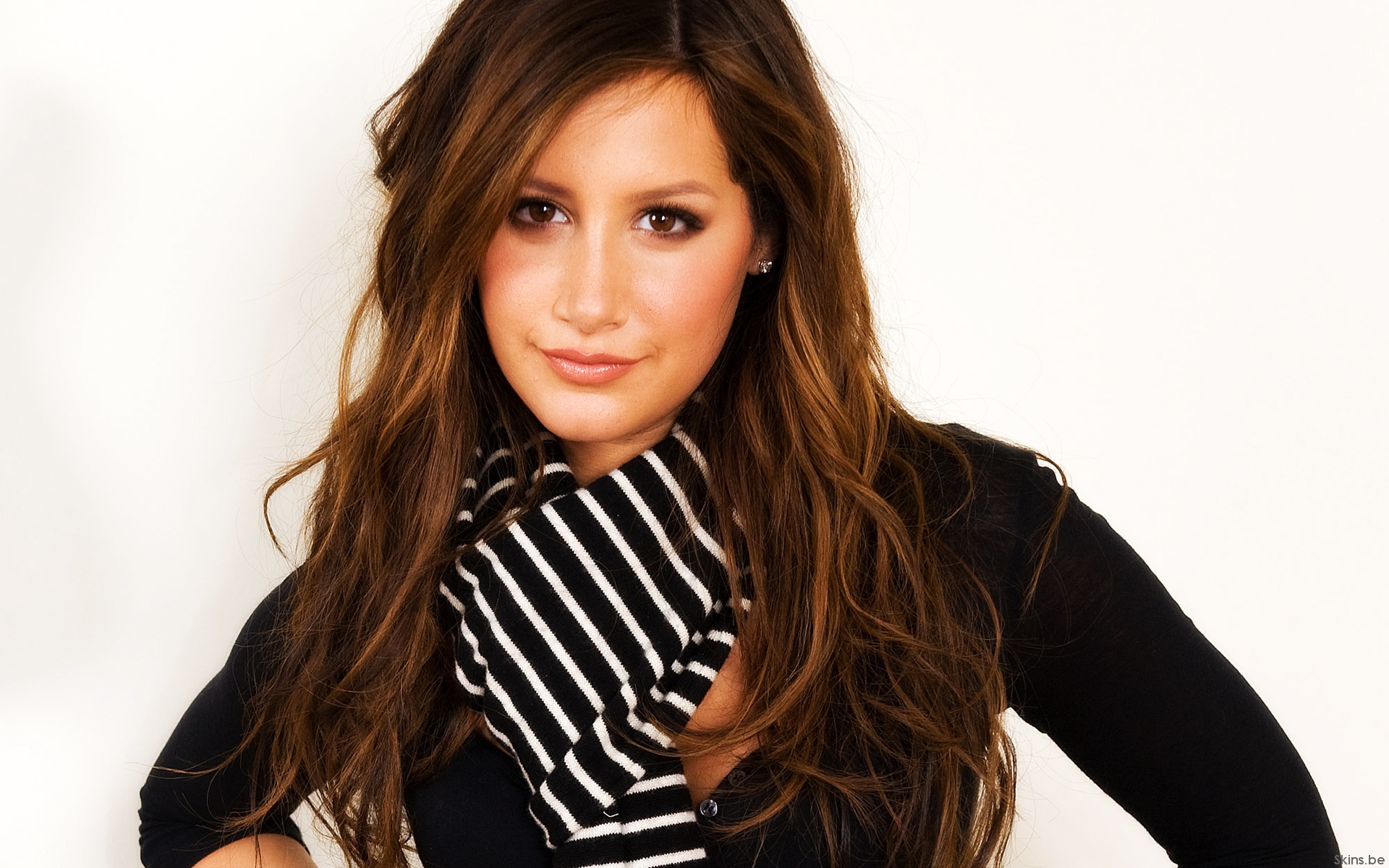 Ashley Tisdale HD Wallpaper