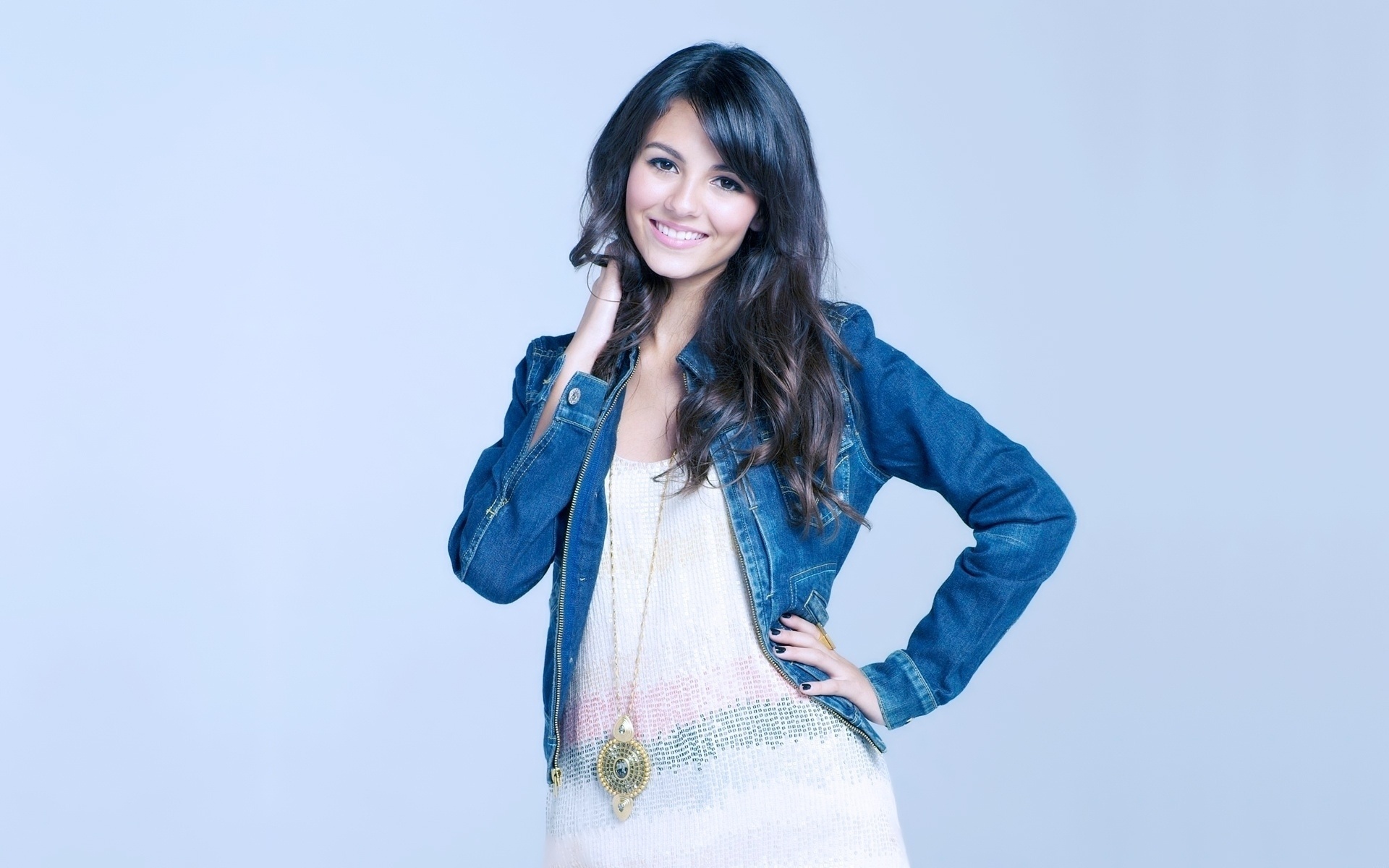 Victoria Justice HD Wallpaper