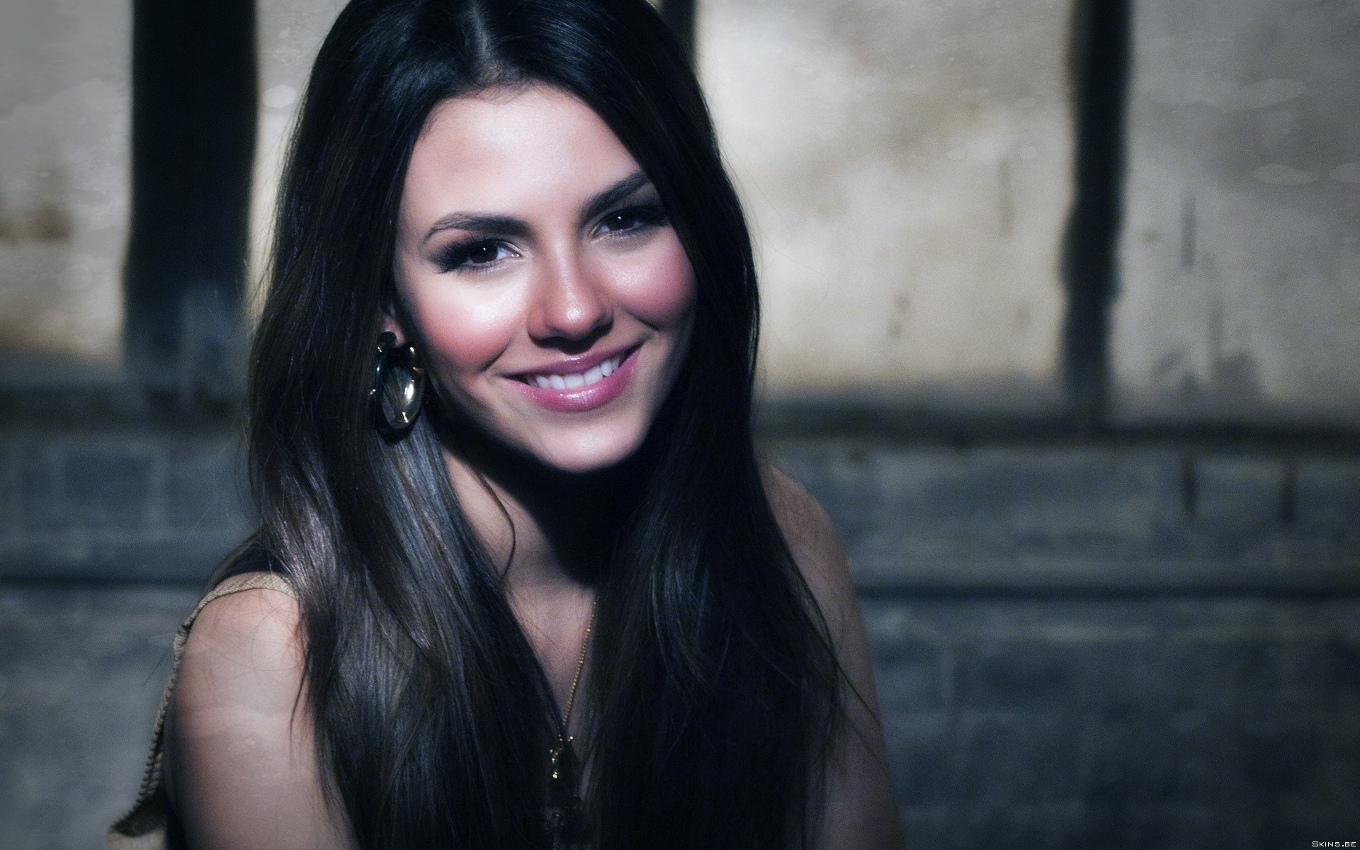 Victoria Justice HD Wallpaper