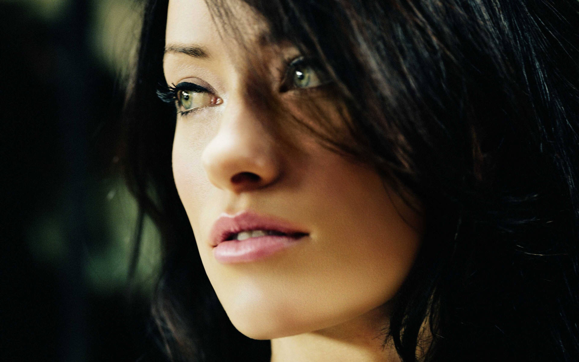 Olivia Wilde close-up portrait HD Wallpaper