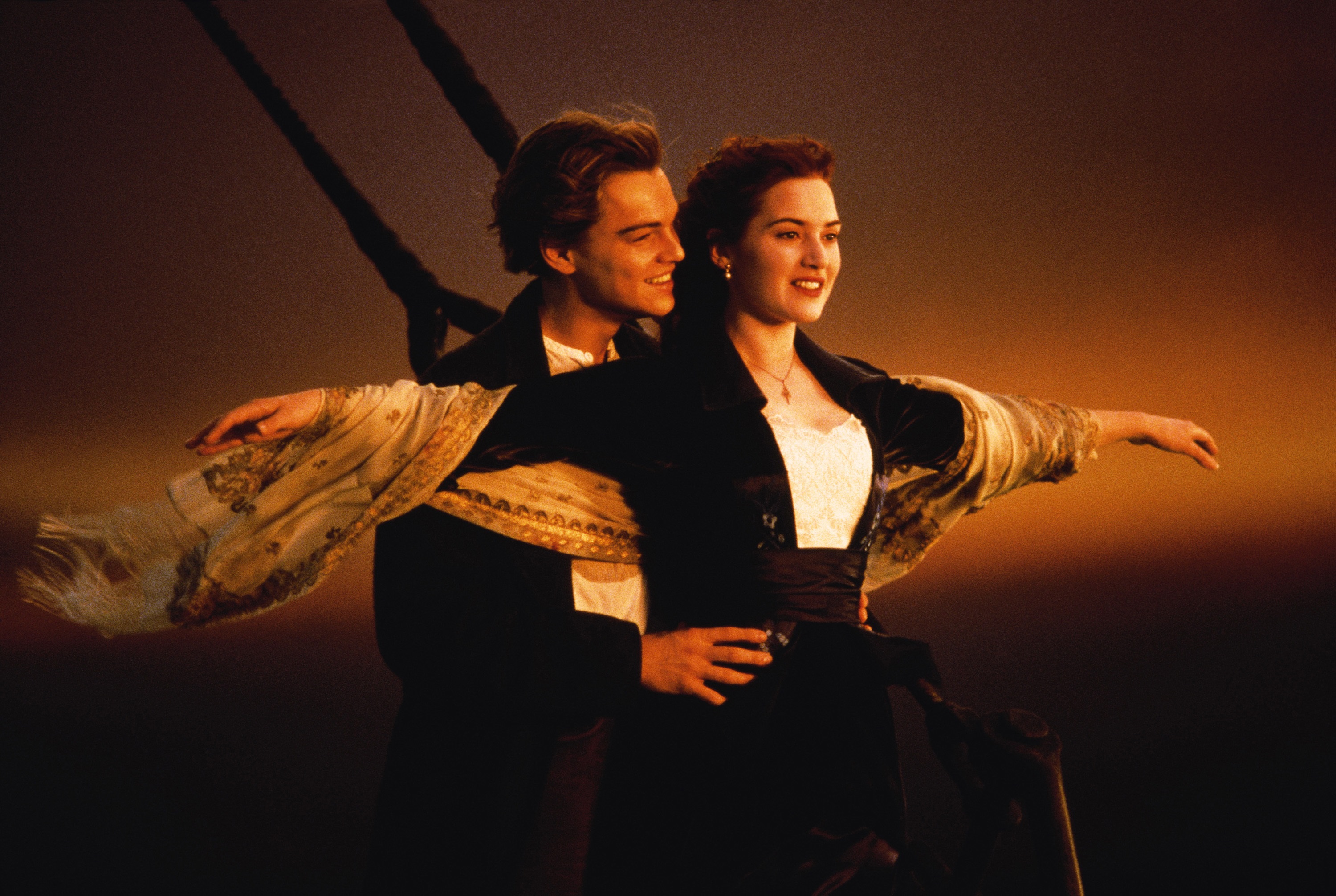 Leonardo DiCaprio and Kate Winslet from Titanic HD Wallpaper