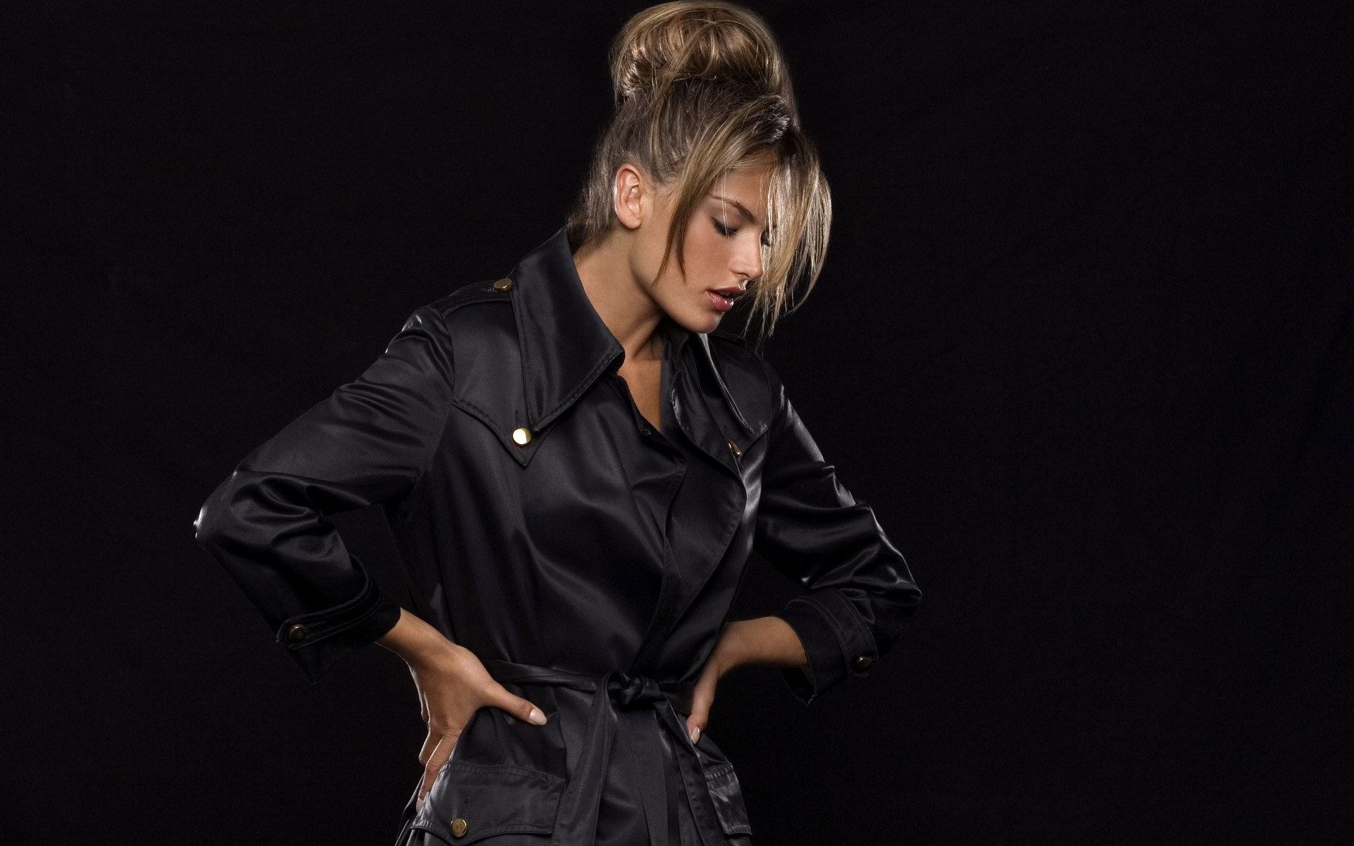 Alessandra Ambrosio in black trench coat HD Wallpaper