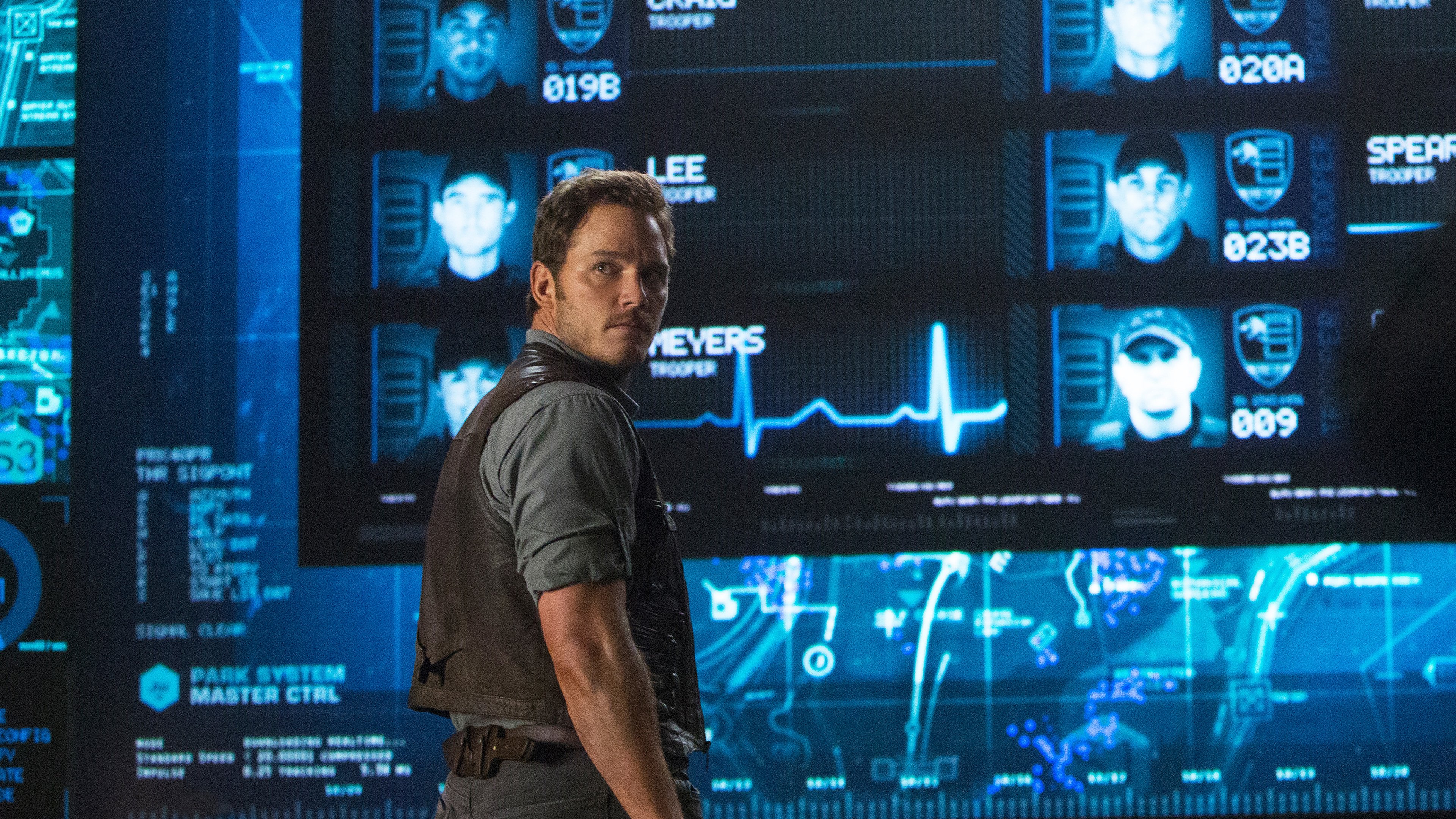 Chris Pratt in Jurassic World HD Wallpaper