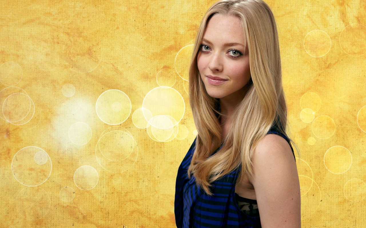 Amanda Seyfried HD Wallpaper