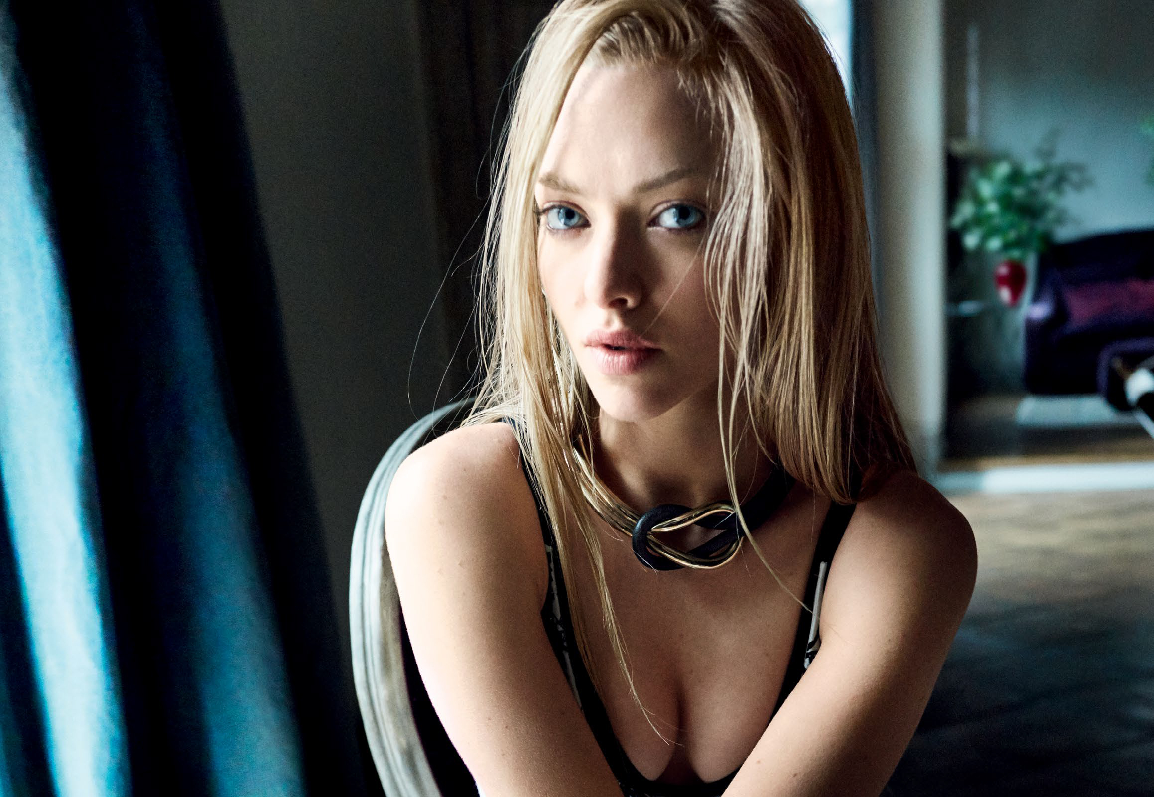 Amanda Seyfried HD Wallpaper