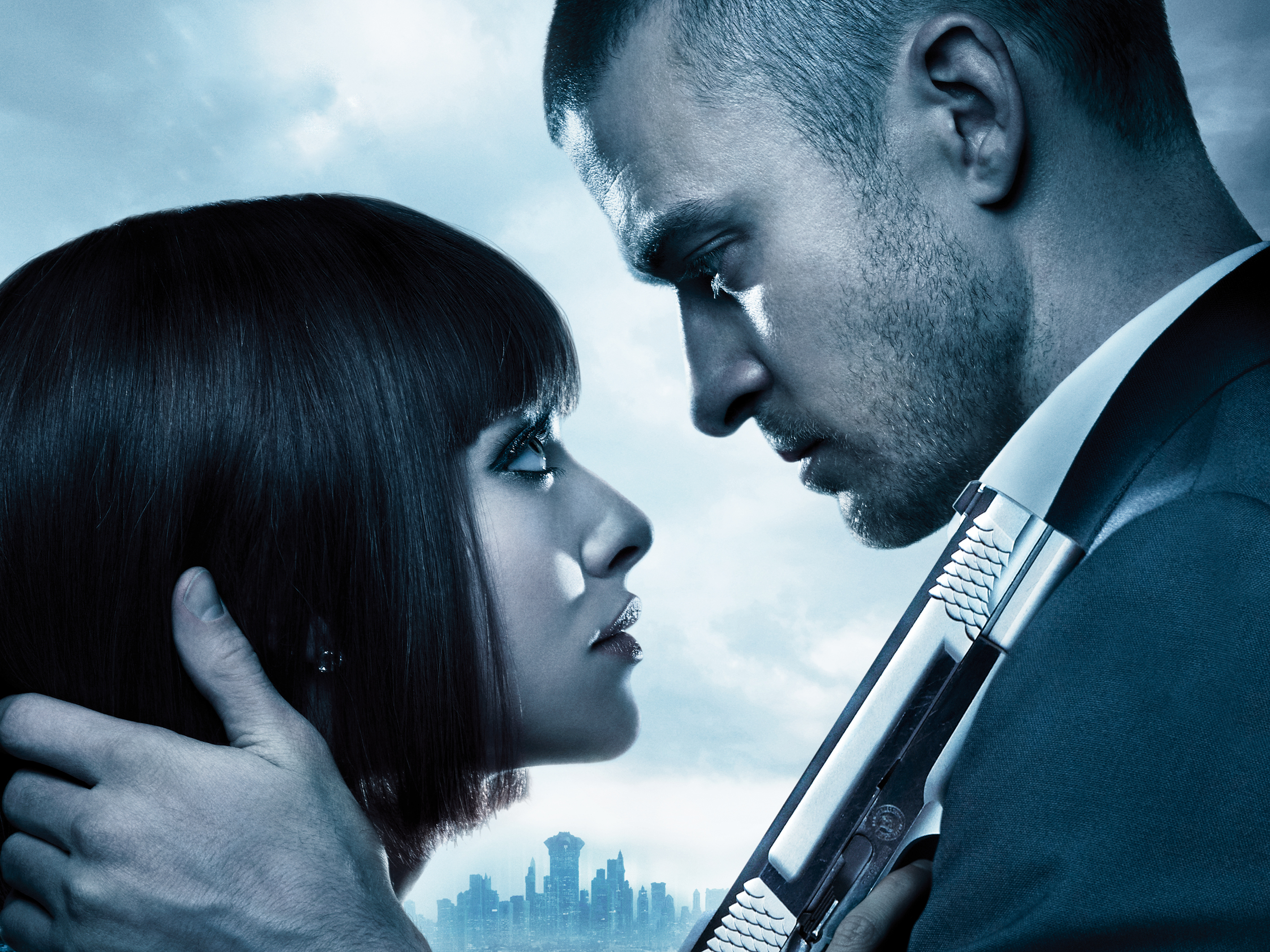 Amanda Seyfried and Justin Timberlake with a gun HD Wallpaper