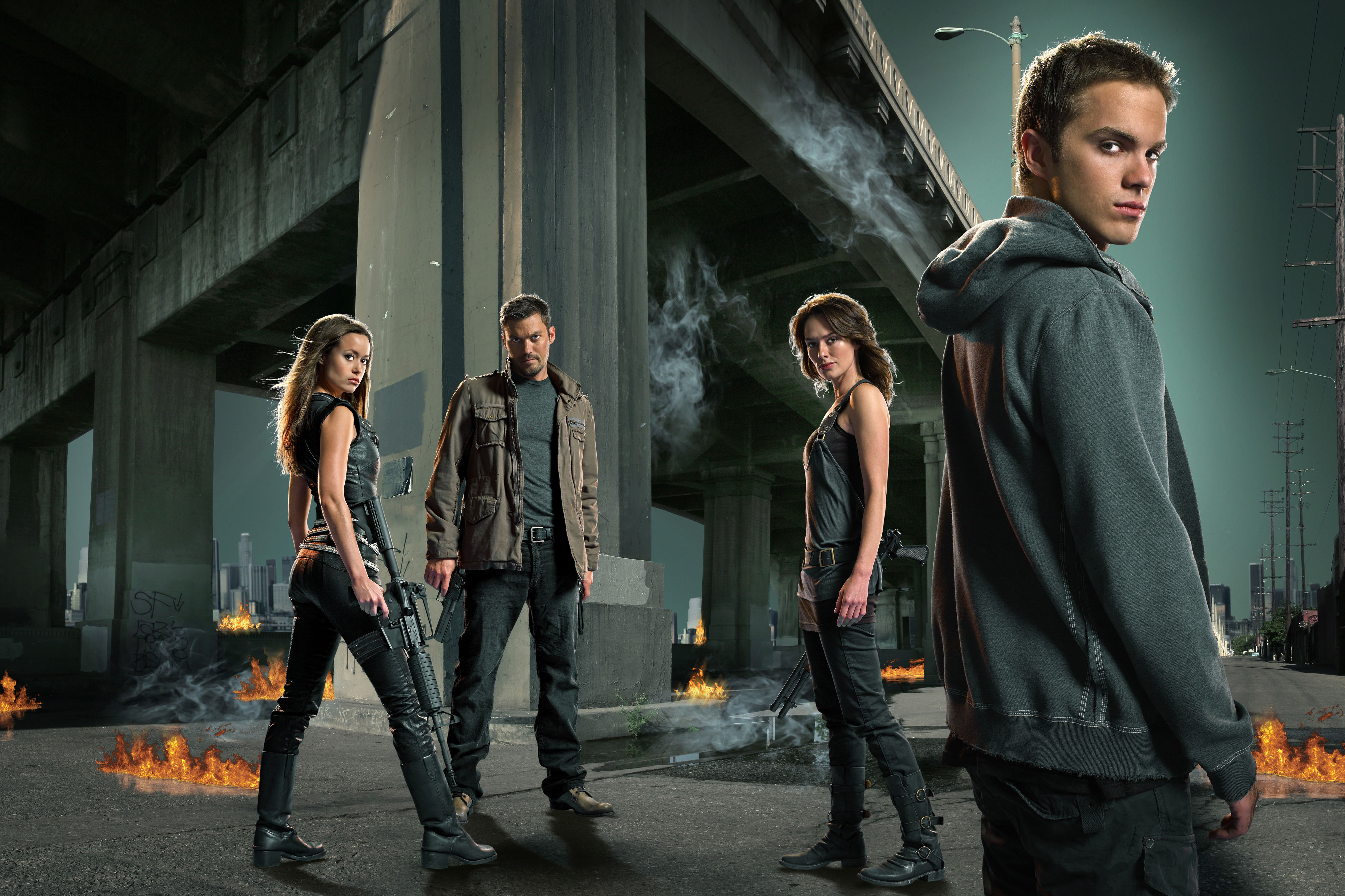Lena Headey and cast from Terminator: The Sarah Connor Chronicles HD Wallpaper