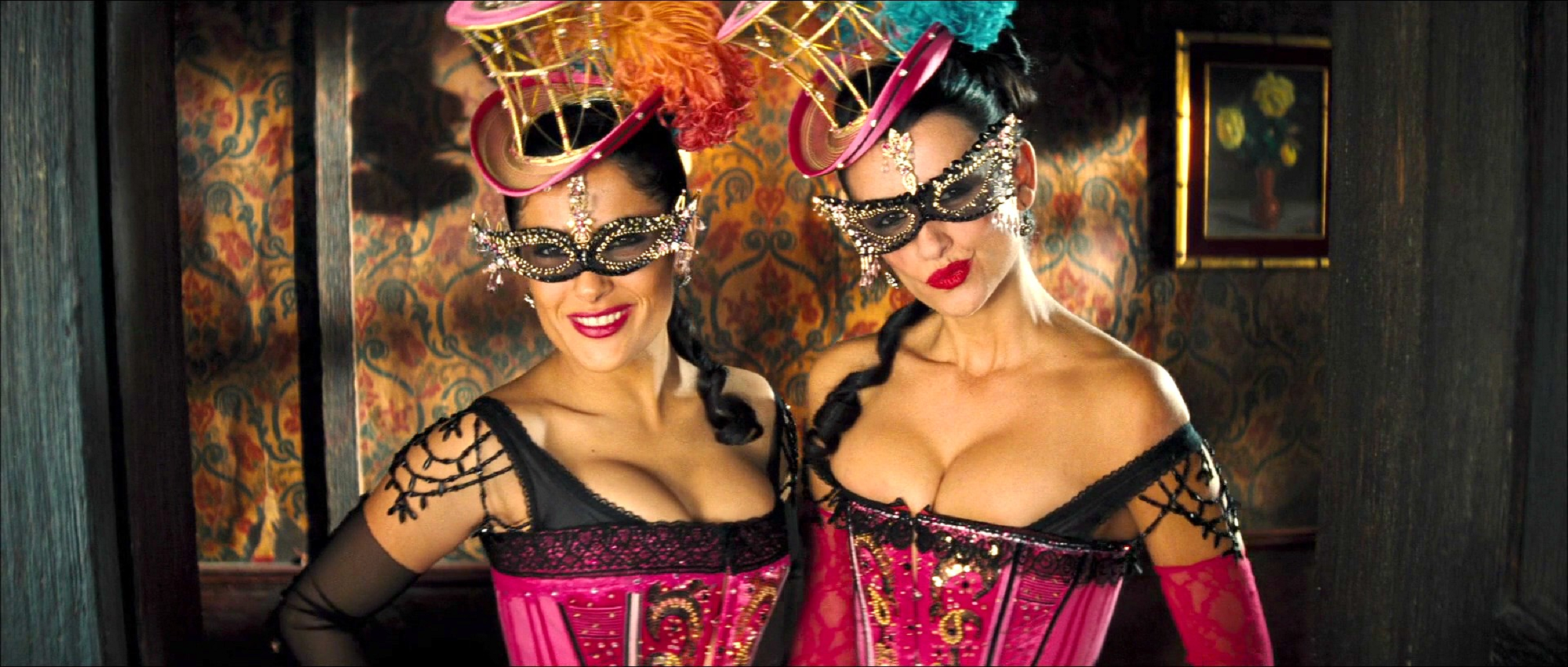 Penélope Cruz and Salma Hayek in costume HD Wallpaper
