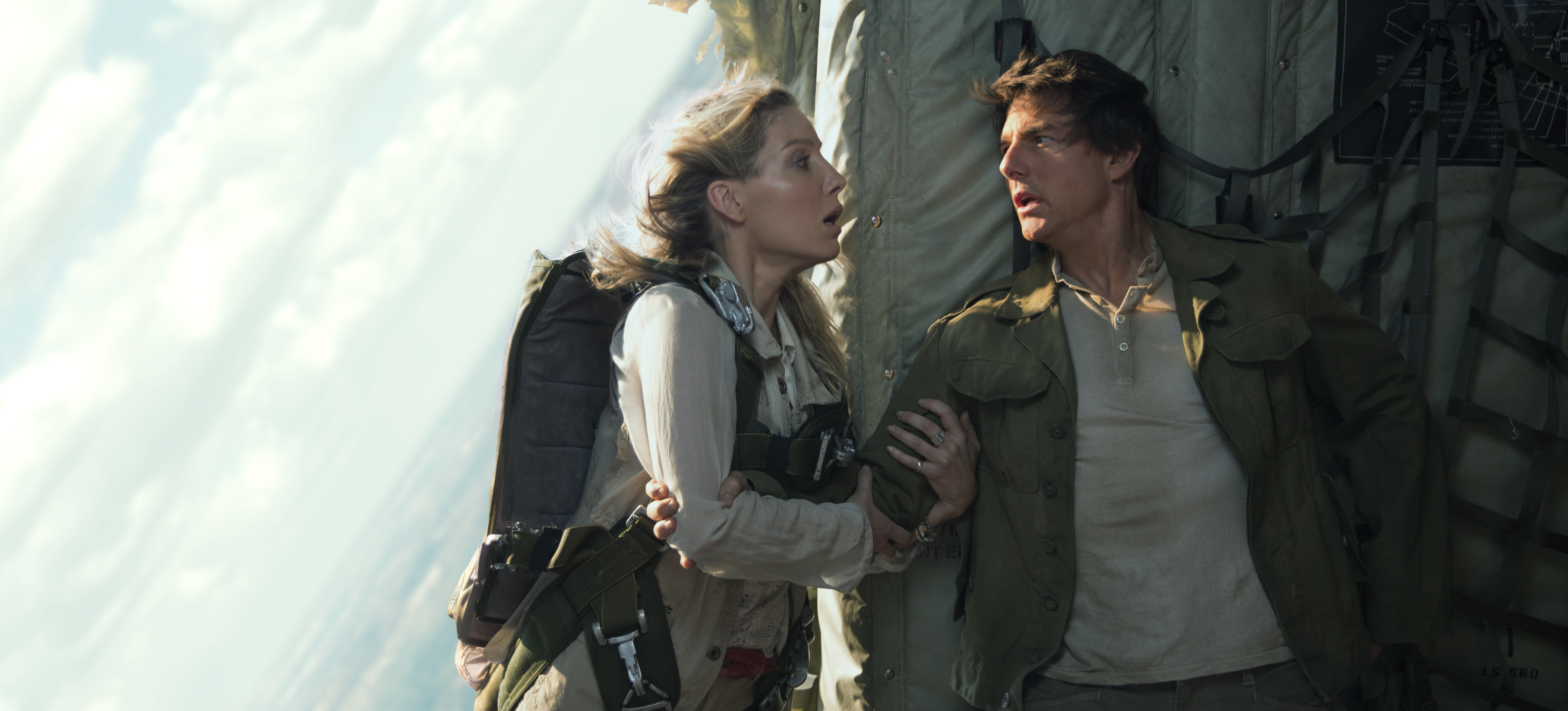 Tom Cruise and Annabelle Wallis in The Mummy HD Wallpaper