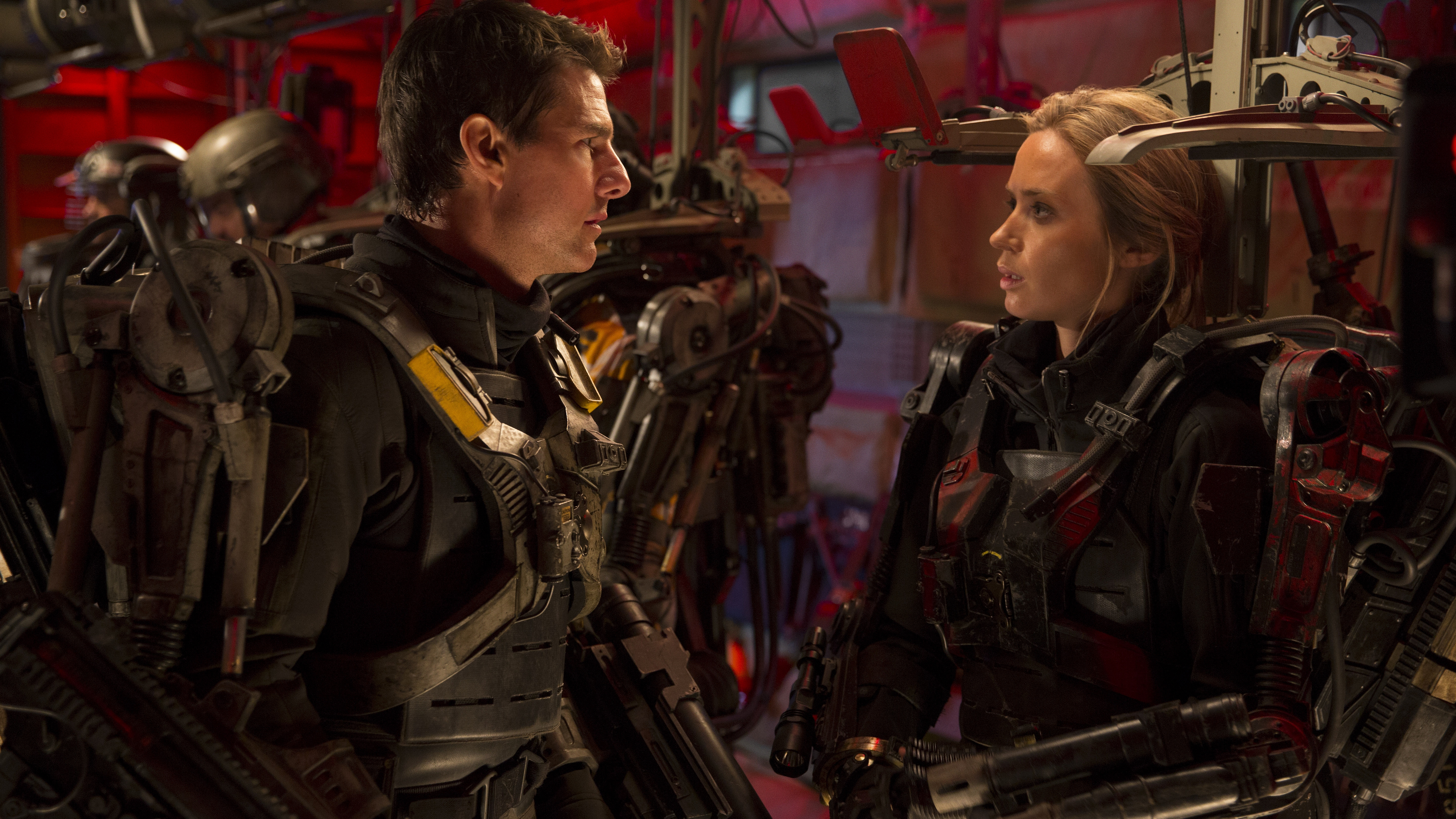Tom Cruise and Emily Blunt from Edge of Tomorrow HD Wallpaper