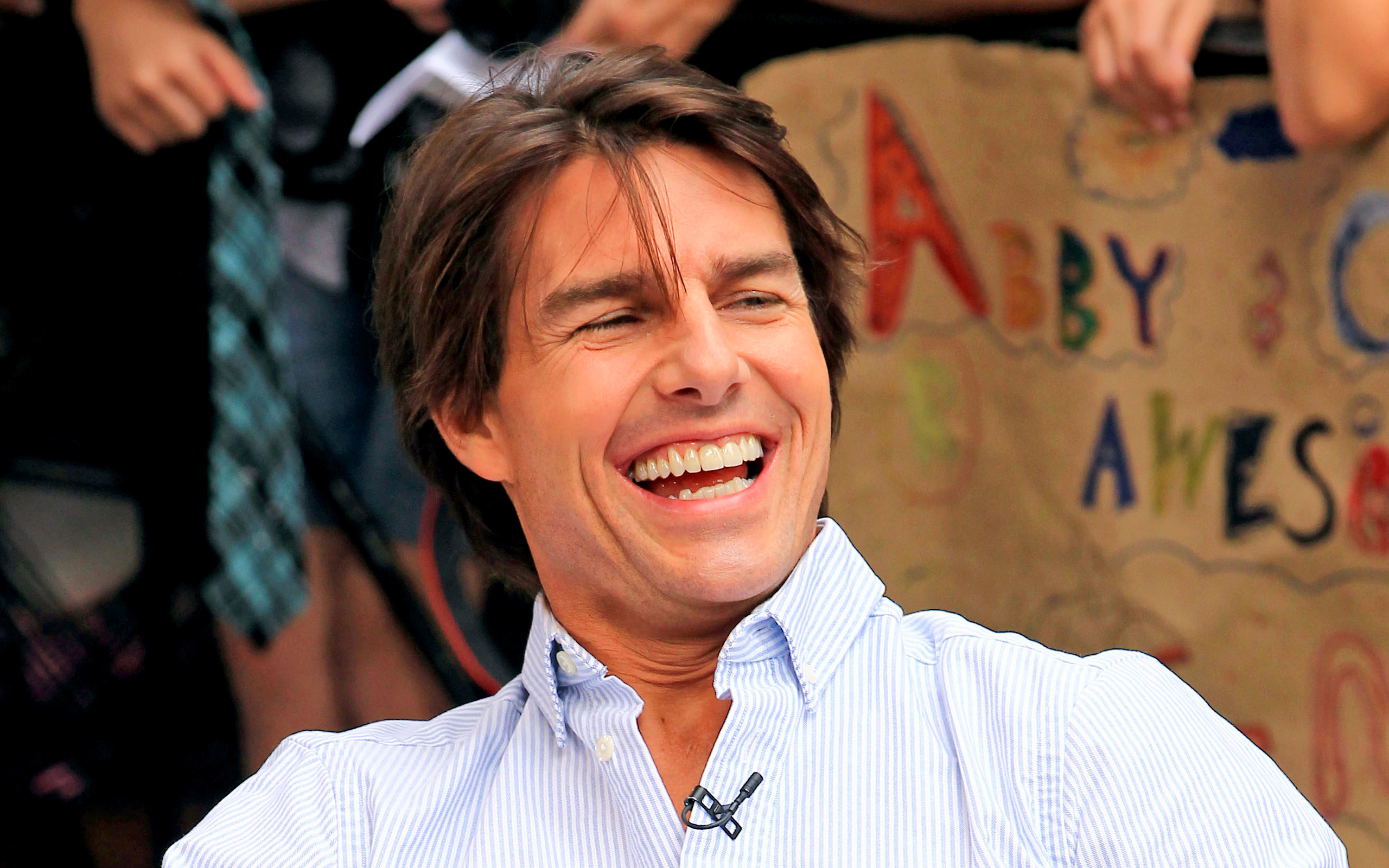 Tom Cruise laughing HD Wallpaper