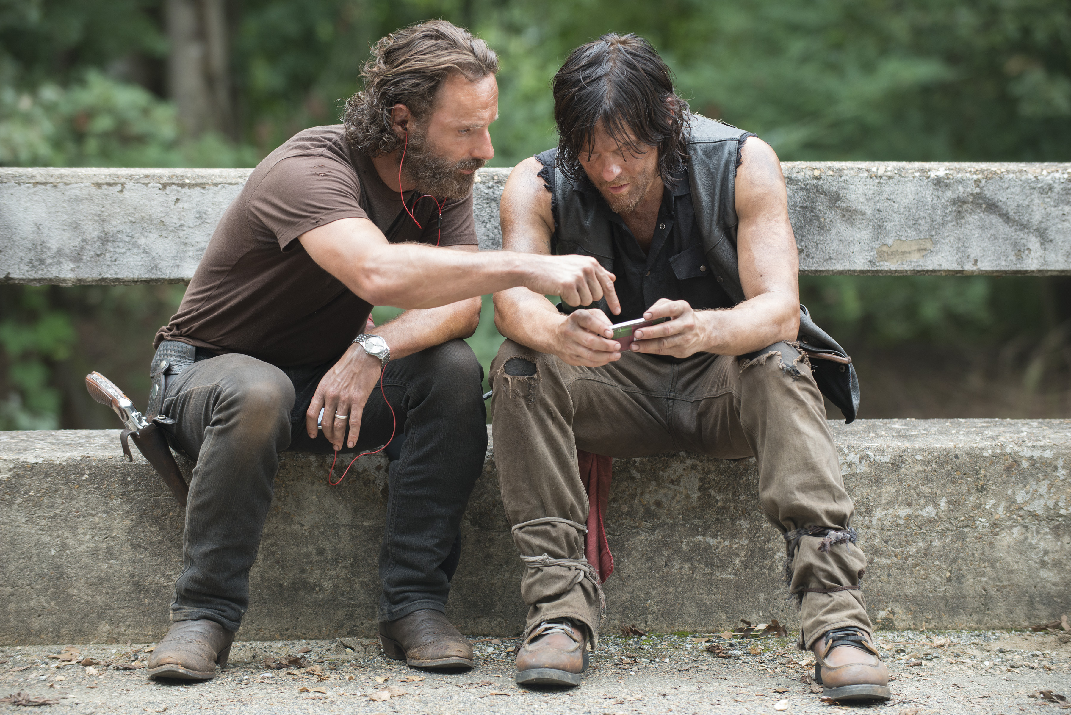Rick Grimes and Daryl Dixon from The Walking Dead HD Wallpaper