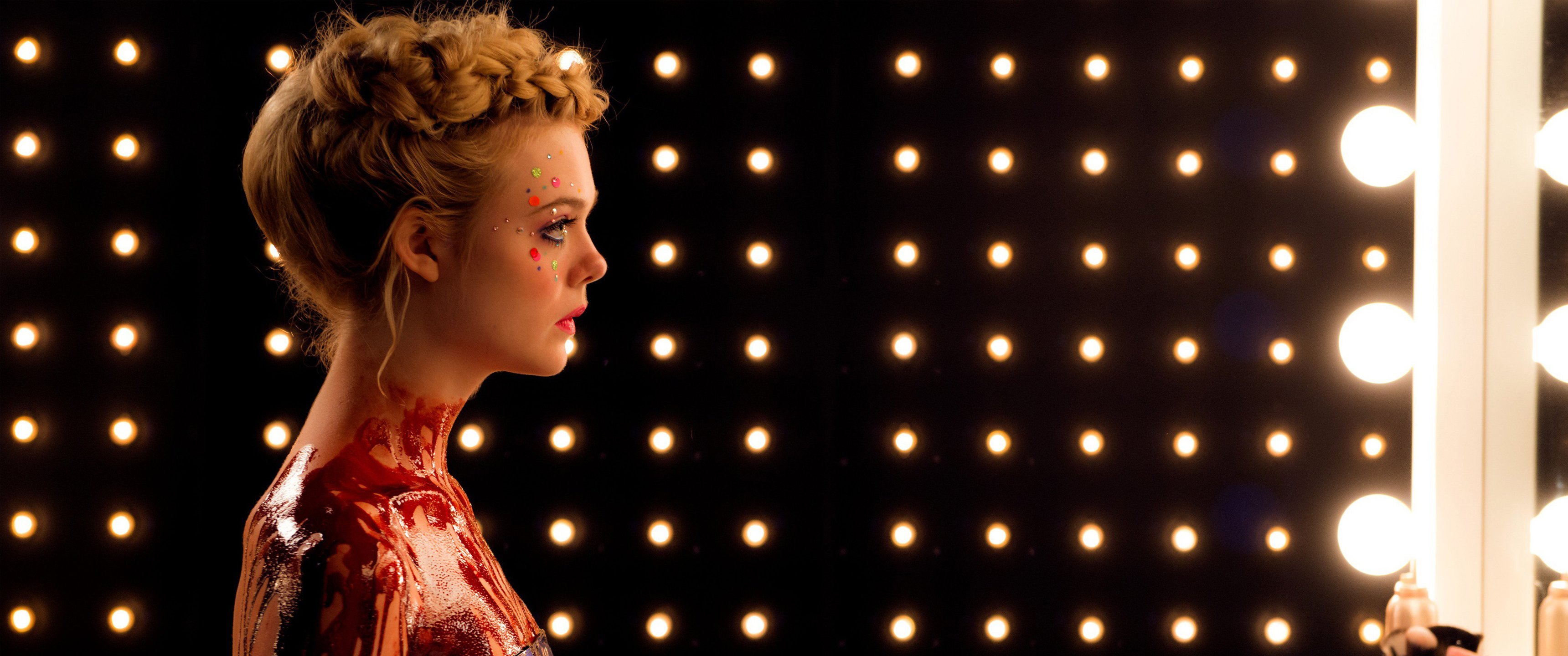 Elle Fanning with Glitter and Blood HD Wallpaper