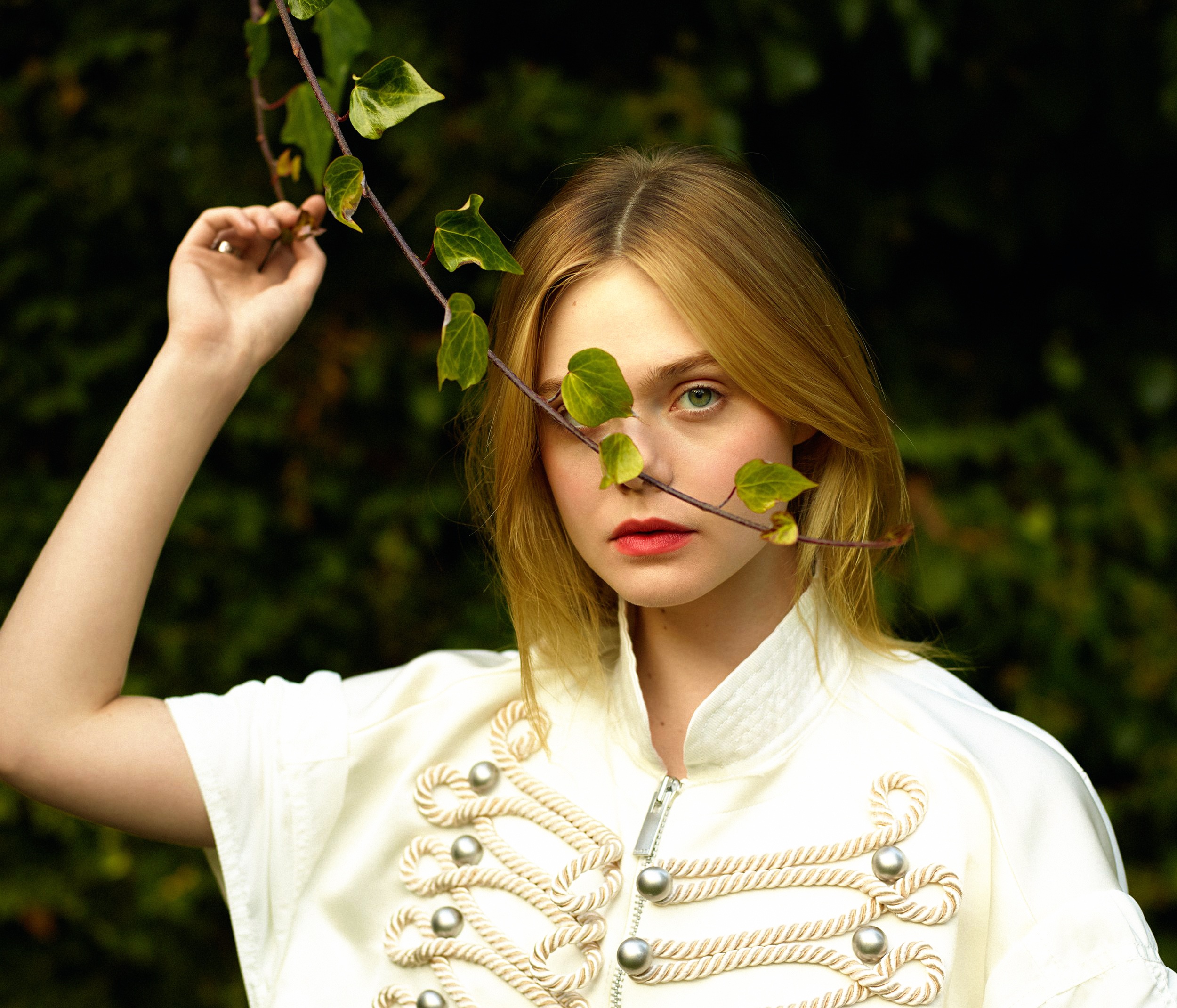 Elle Fanning with ivy branch HD Wallpaper