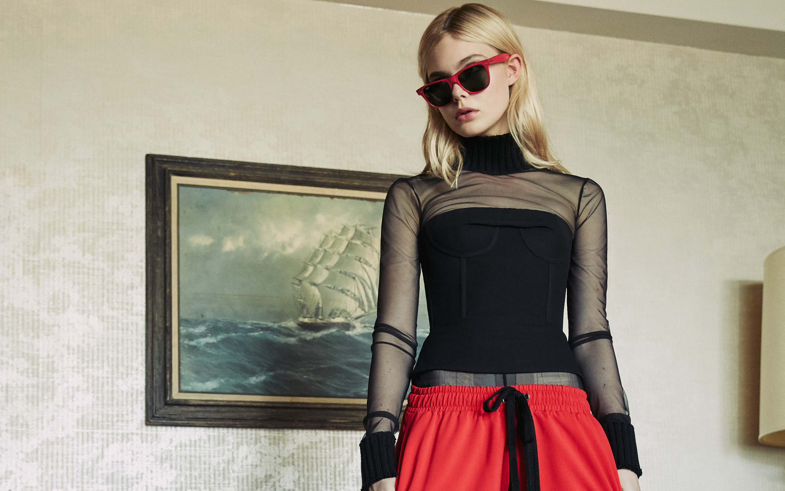 Elle Fanning in red sunglasses and black top HD Wallpaper