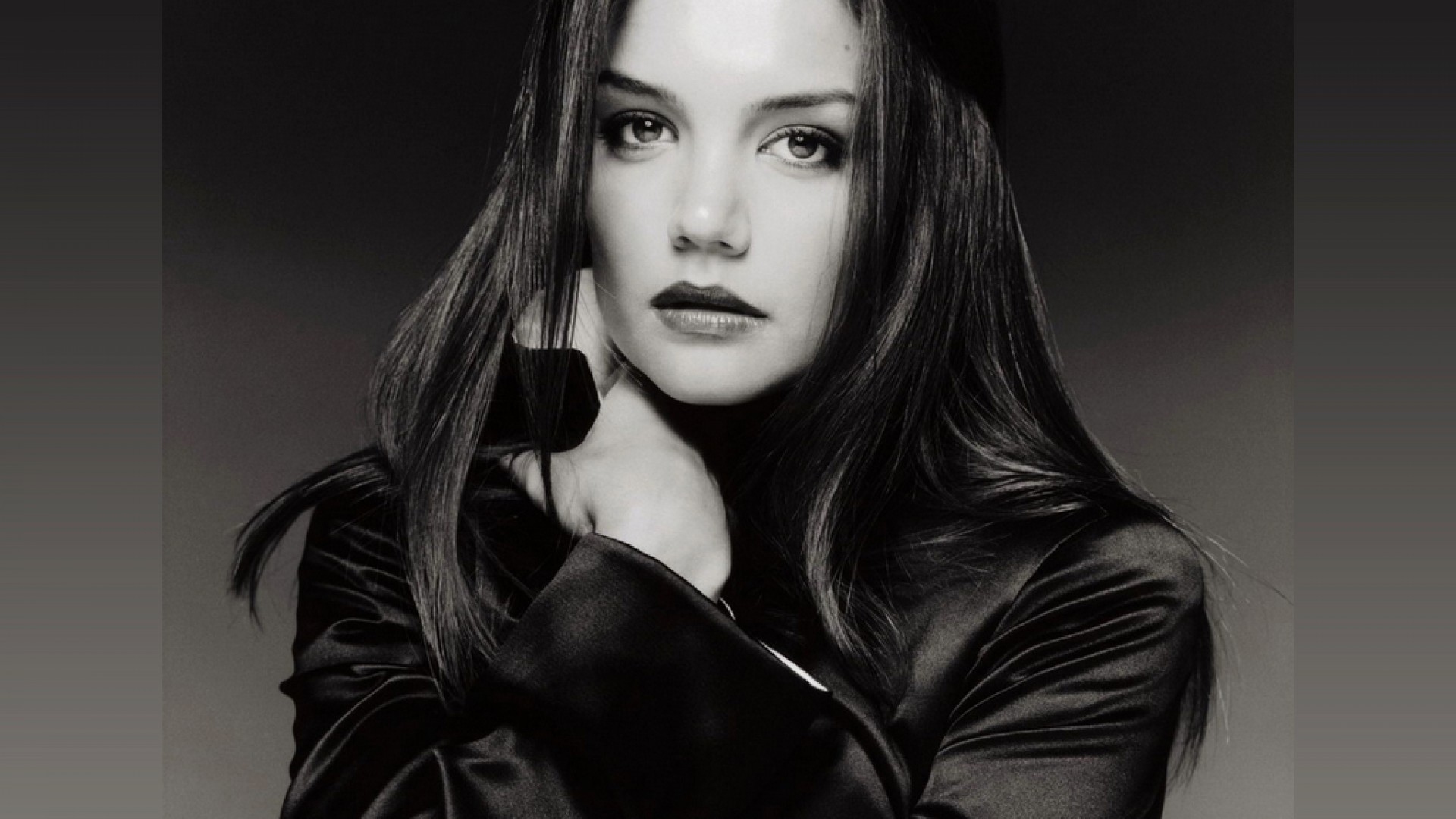 Katie Holmes HD Wallpaper