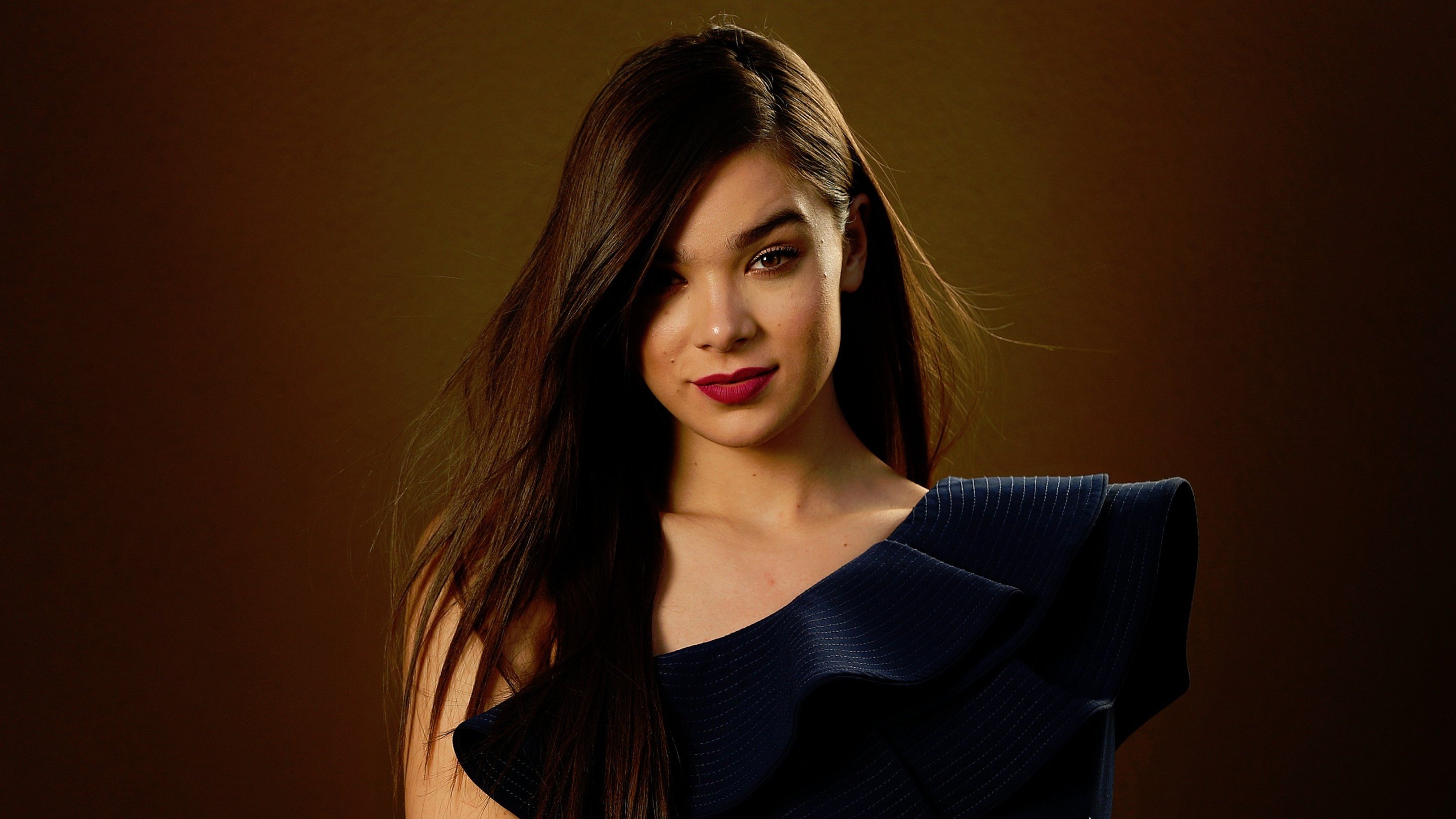 Hailee Steinfeld HD Wallpaper