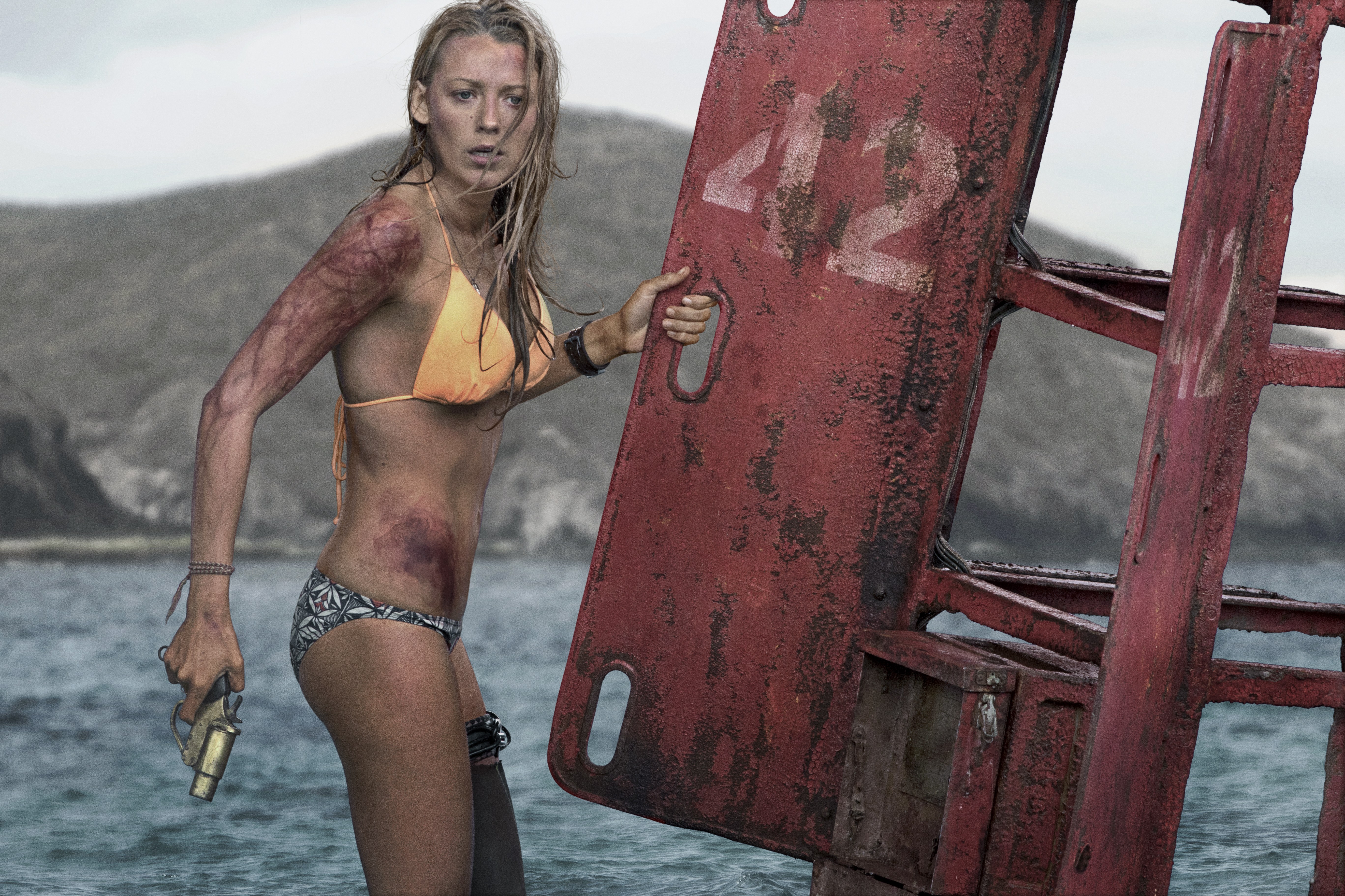 Blake Lively in The Shallows HD Wallpaper