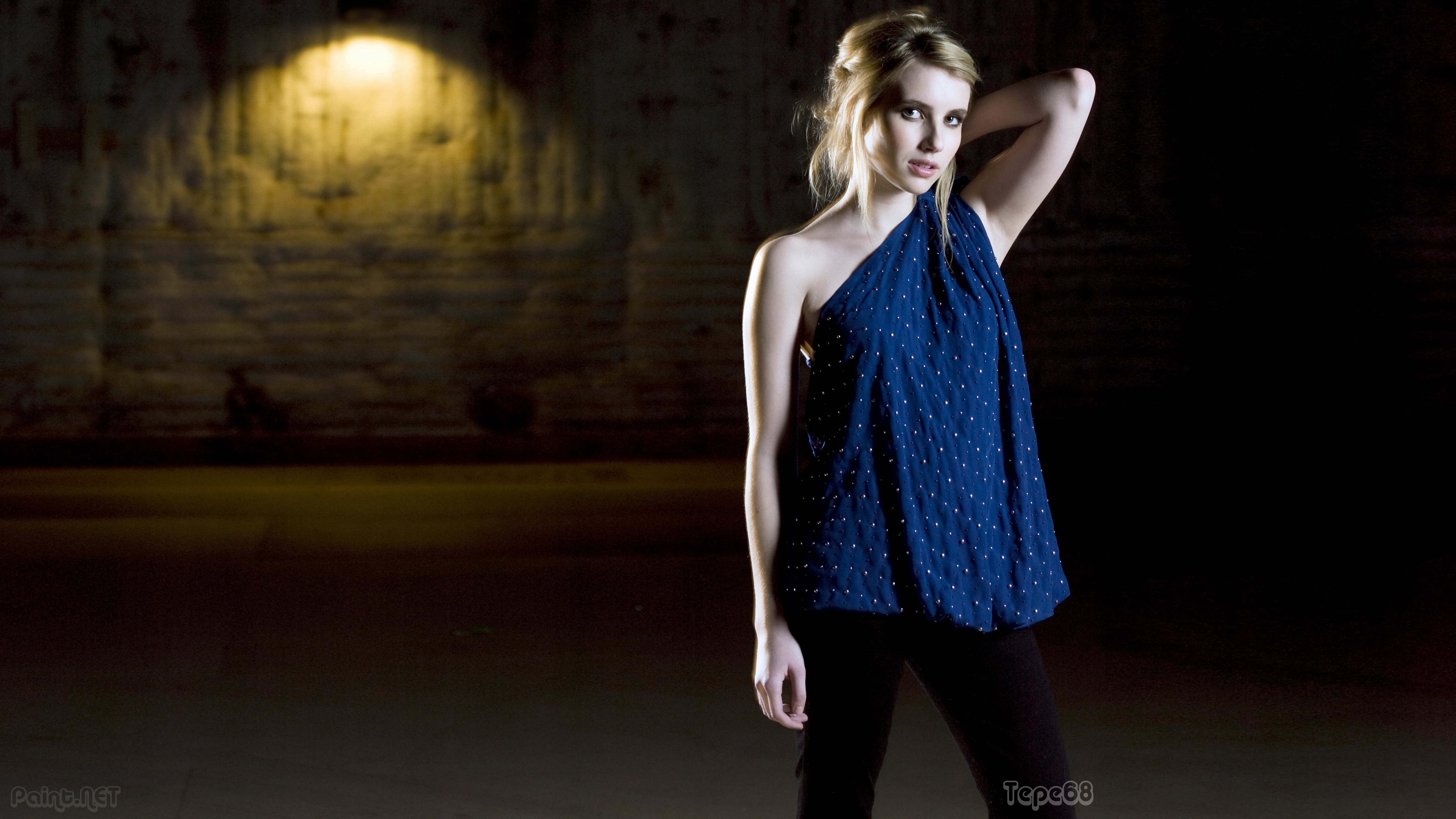 Emma Roberts HD Wallpaper