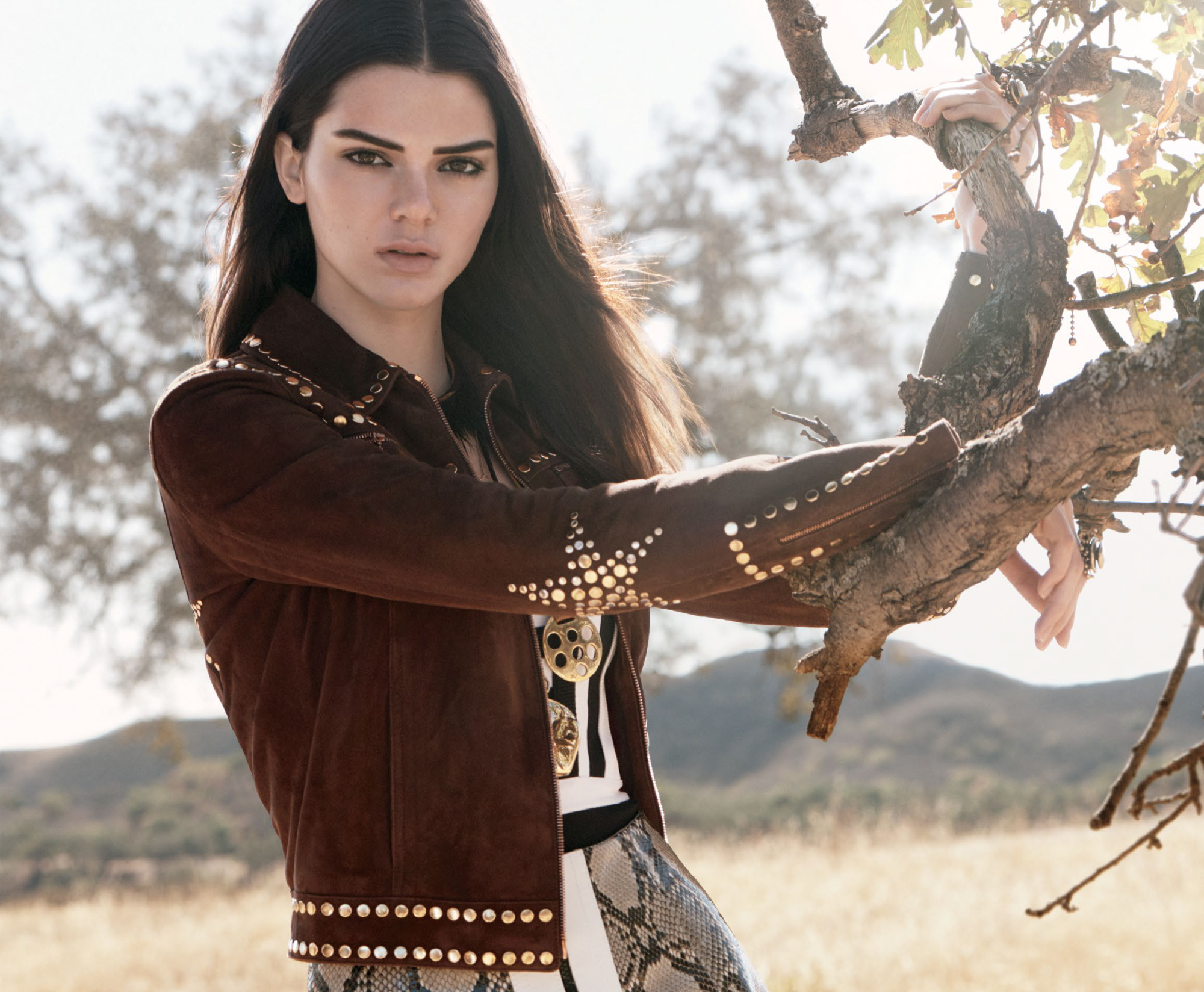 Kendall Jenner in a Suede Jacket HD Wallpaper