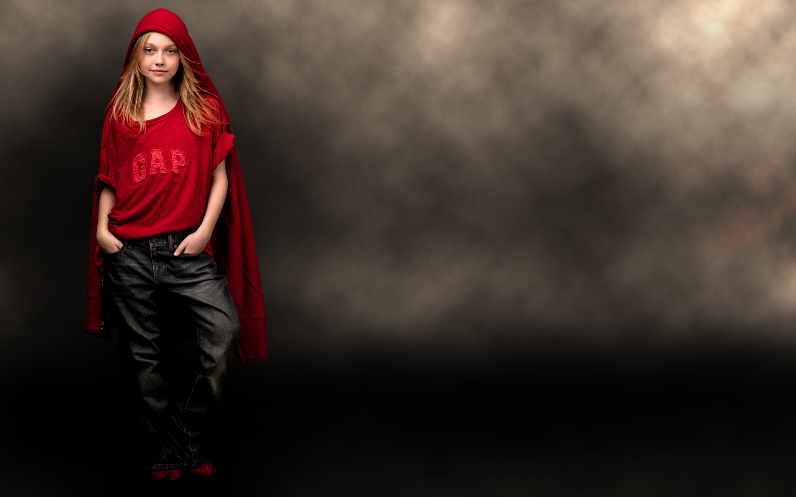 Dakota Fanning in Red Hood and GAP Shirt HD Wallpaper