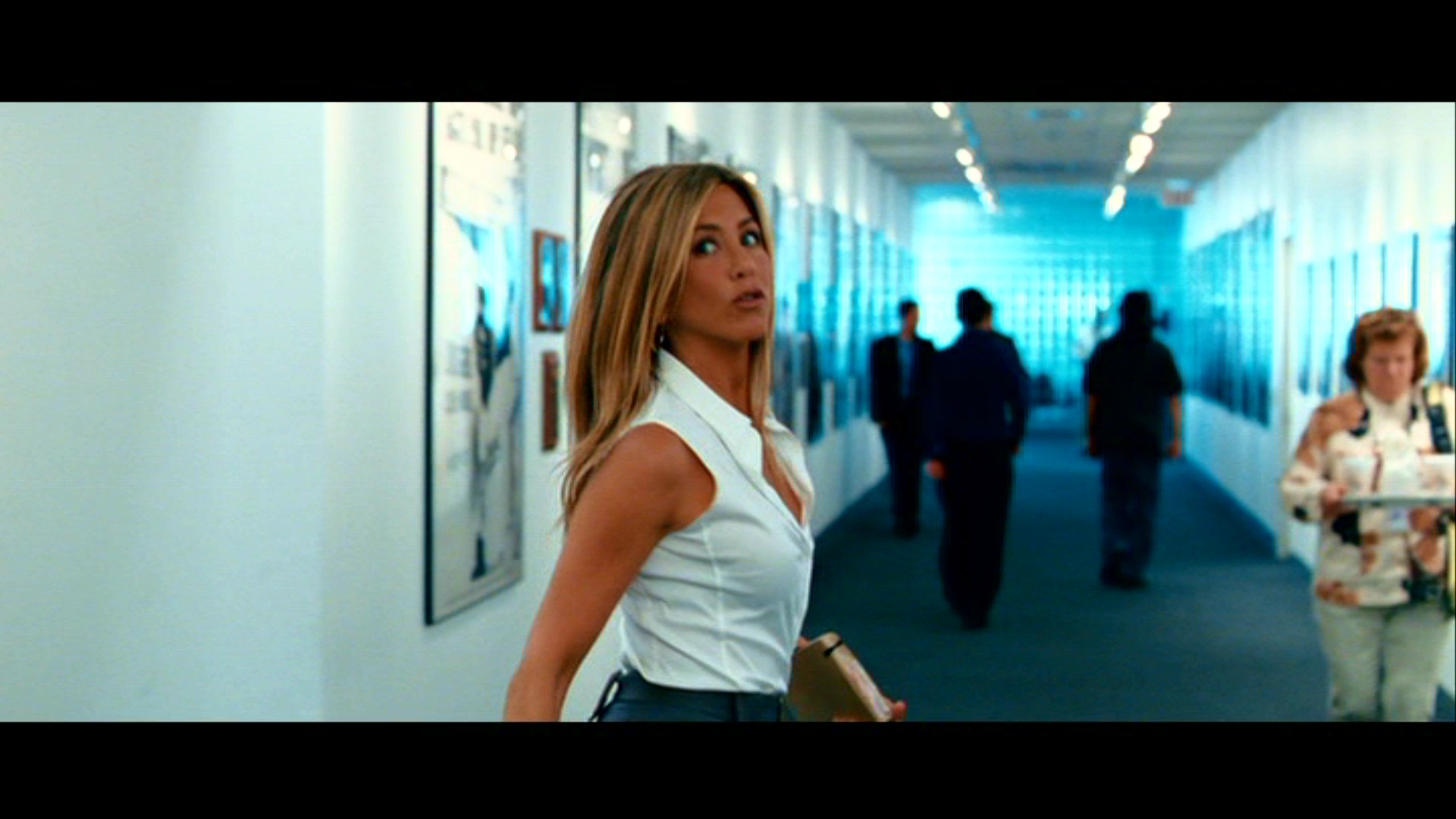 Jennifer Aniston in a white shirt HD Wallpaper