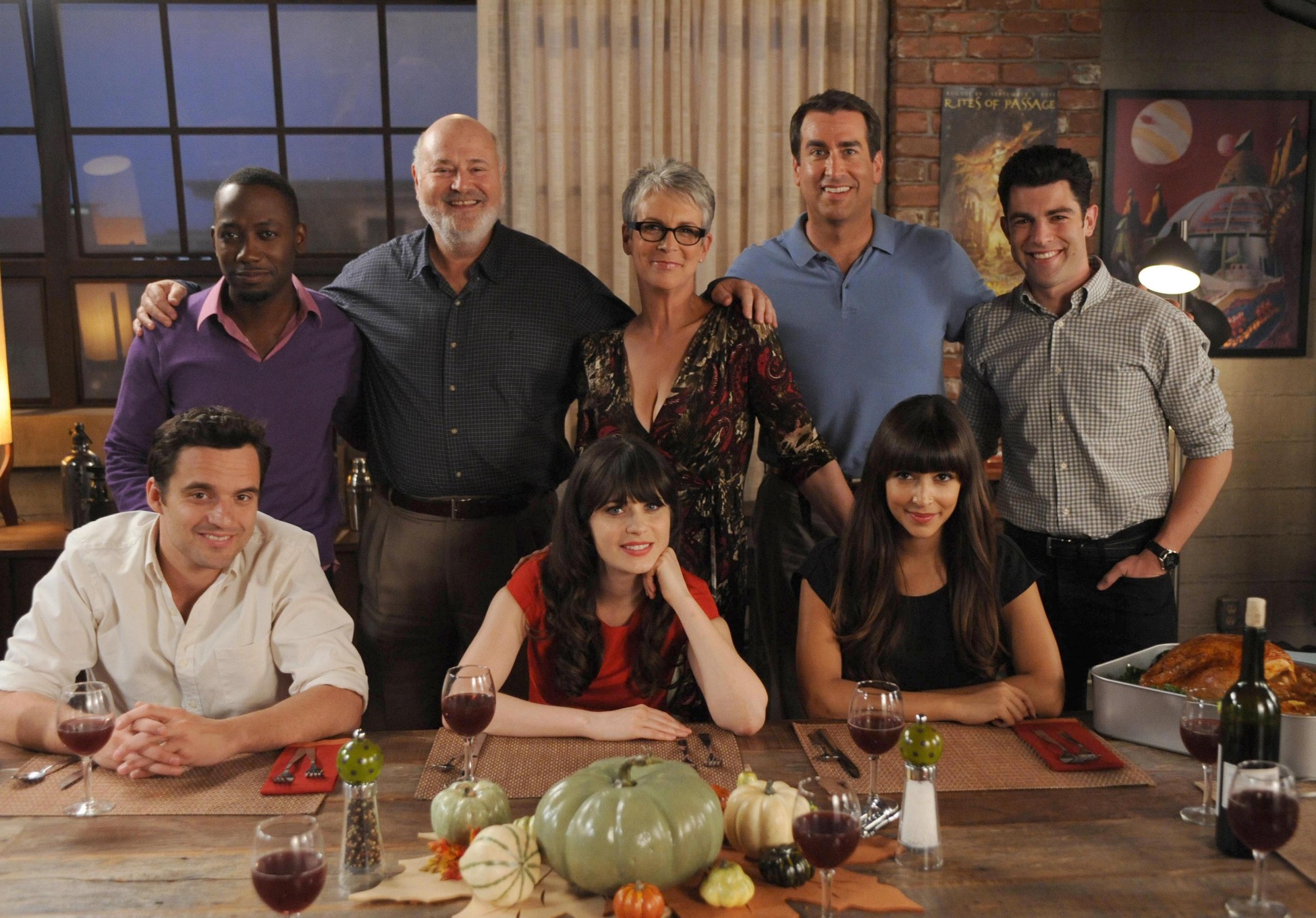 New Girl Cast with Jamie Lee Curtis HD Wallpaper