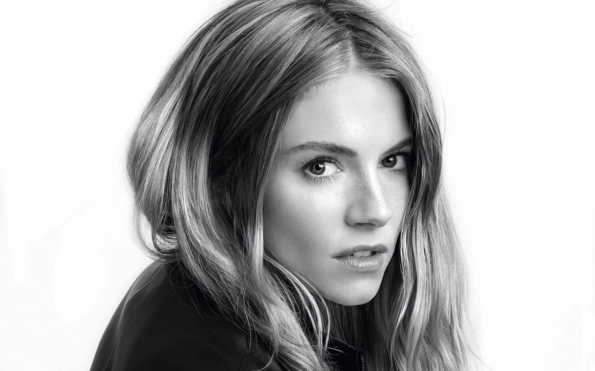 Sienna Miller portrait HD Wallpaper