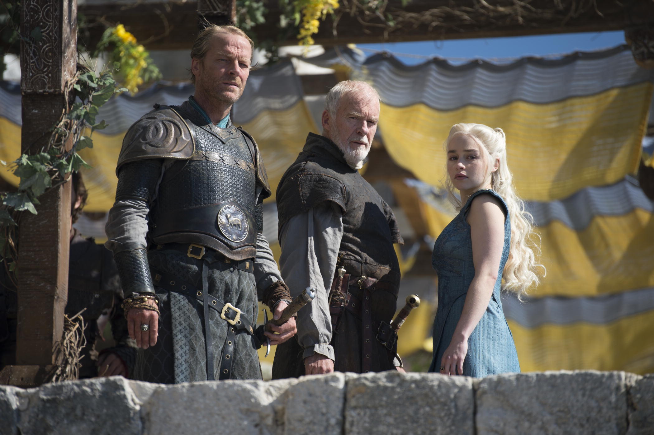 Jorah Mormont and Daenerys Targaryen from Game of Thrones HD Wallpaper