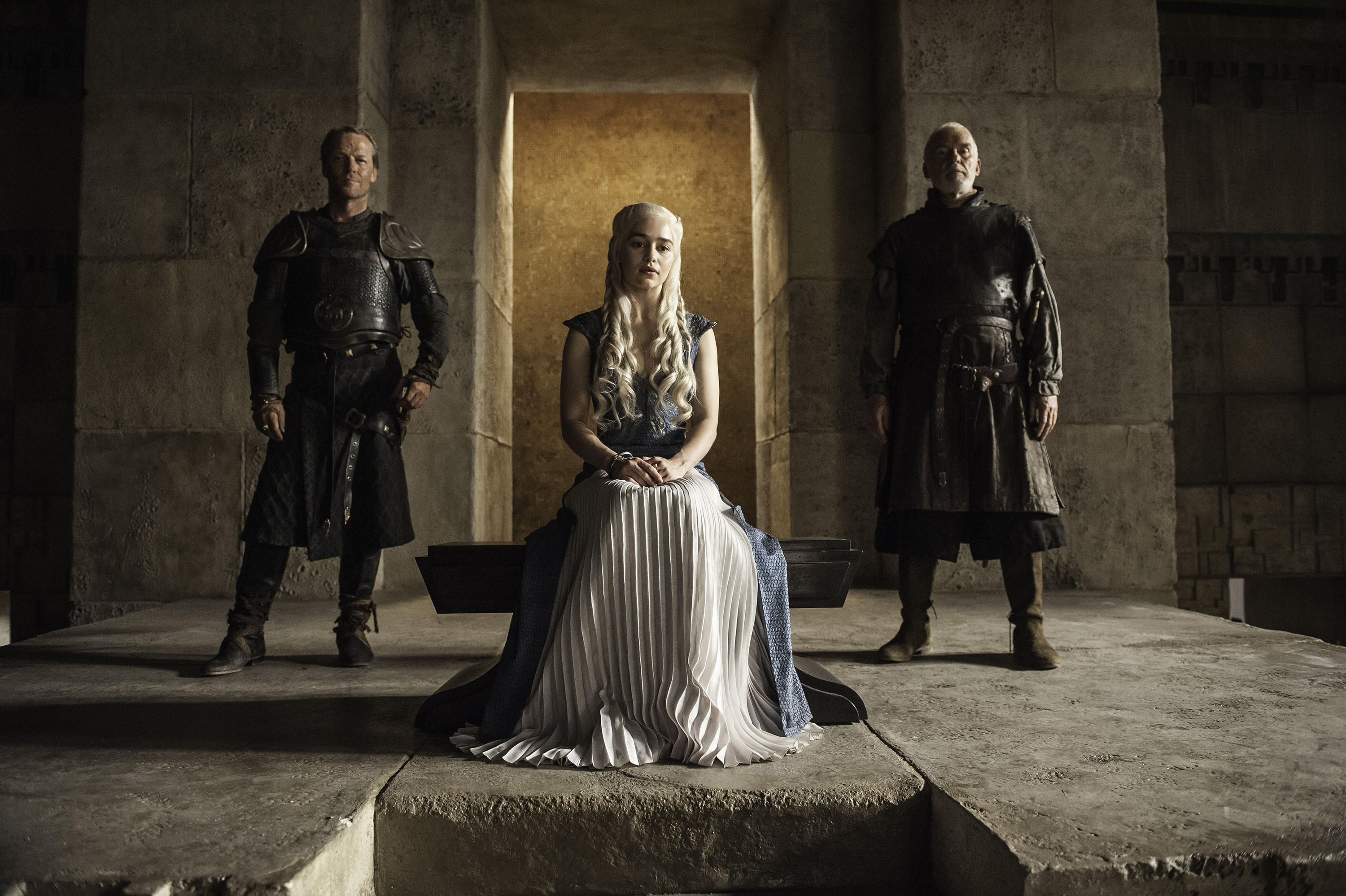 Daenerys Targaryen with Jorah Mormont and Grey Worm HD Wallpaper
