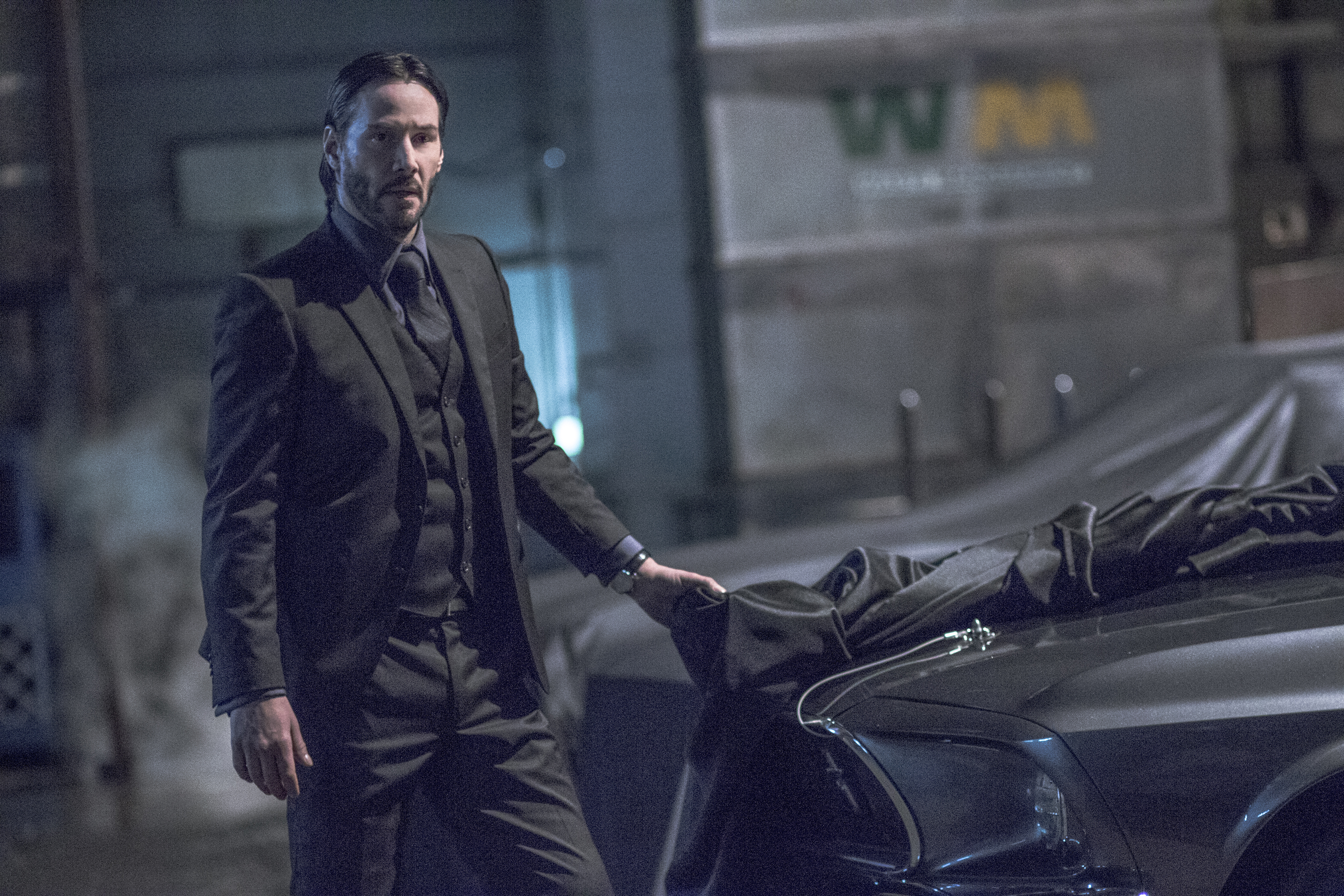 Keanu Reeves in a suit HD Wallpaper