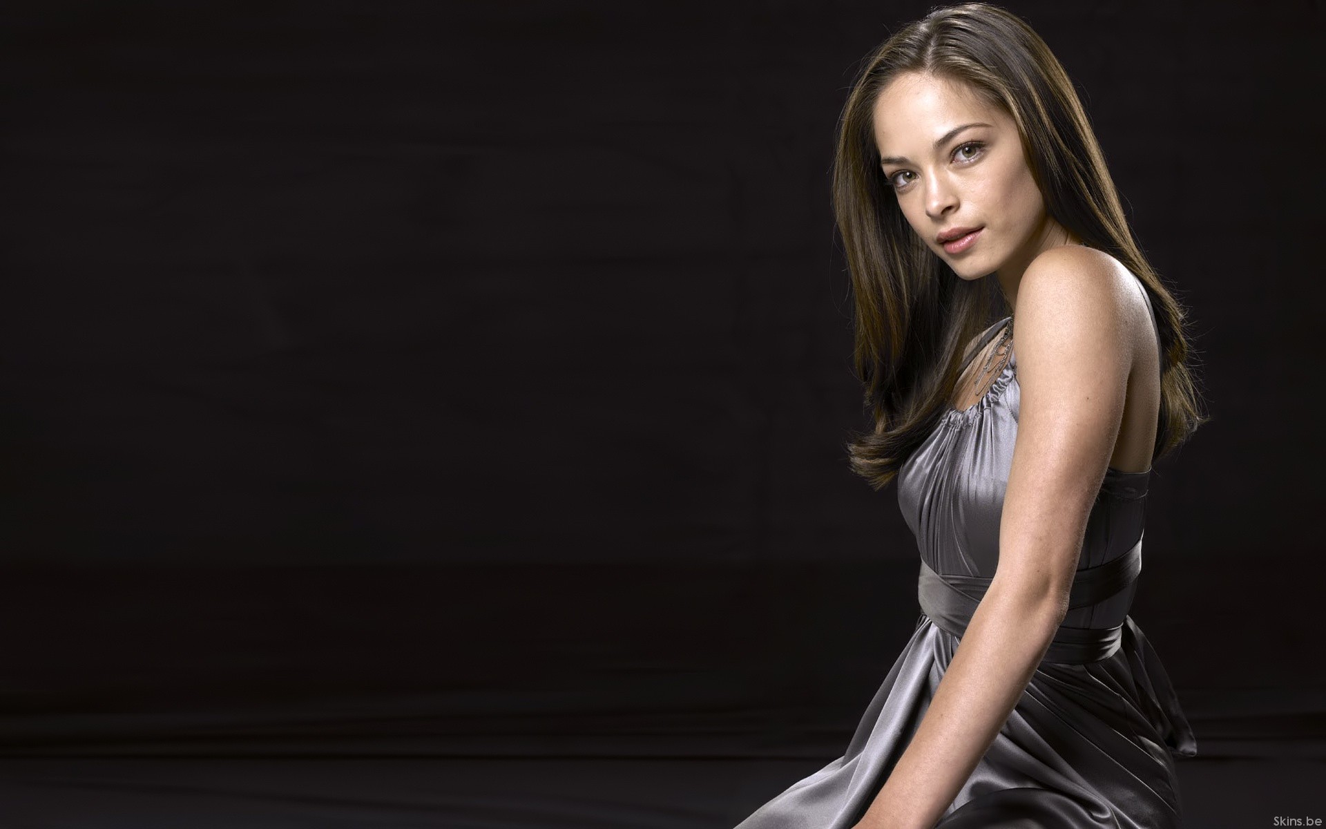 Kristin Kreuk in a silver dress HD Wallpaper
