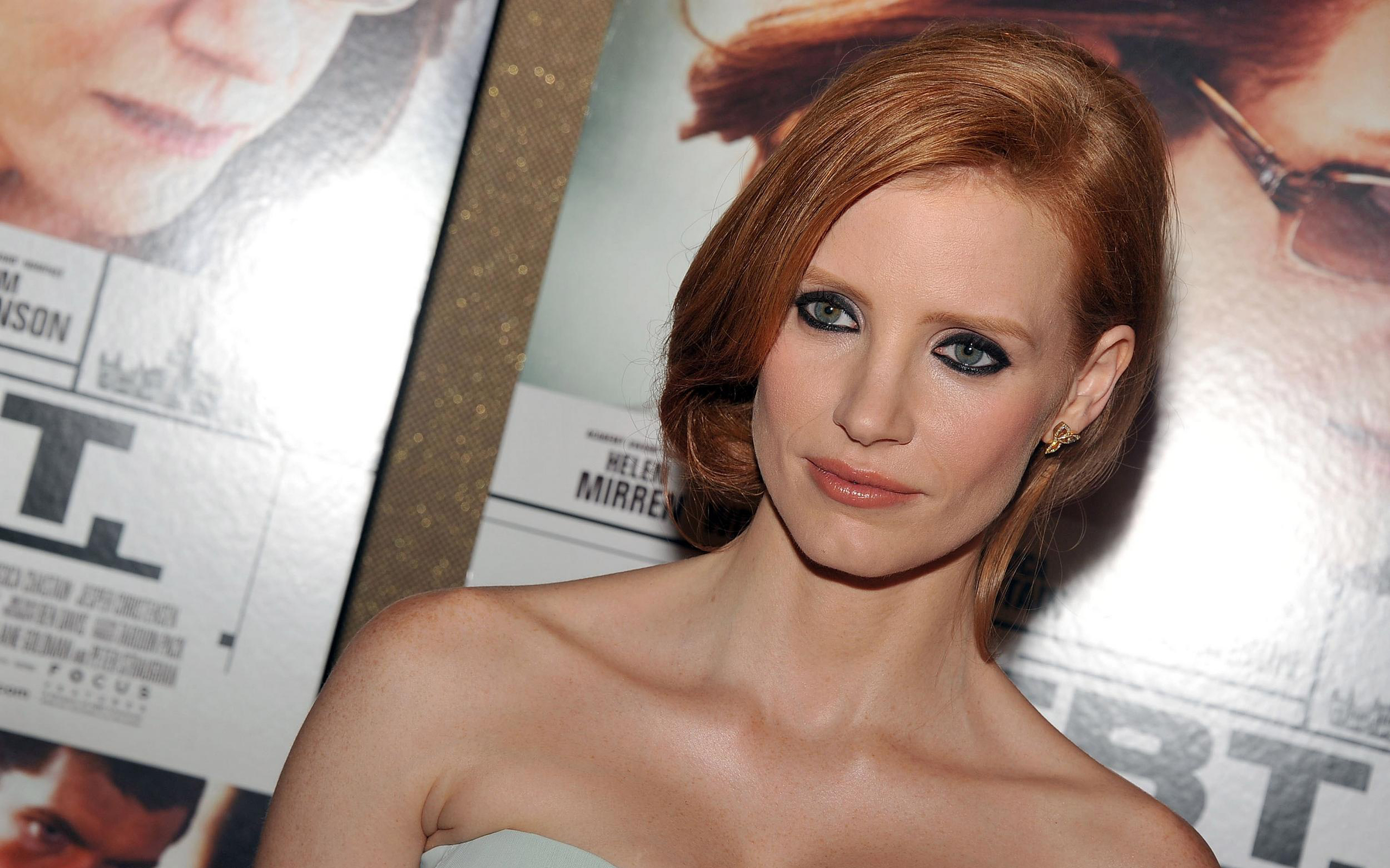 Jessica Chastain at an event HD Wallpaper