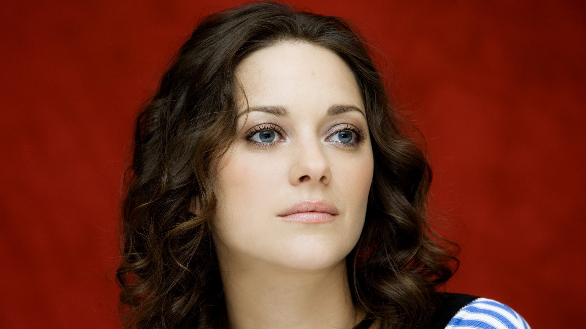 Marion Cotillard HD Wallpaper
