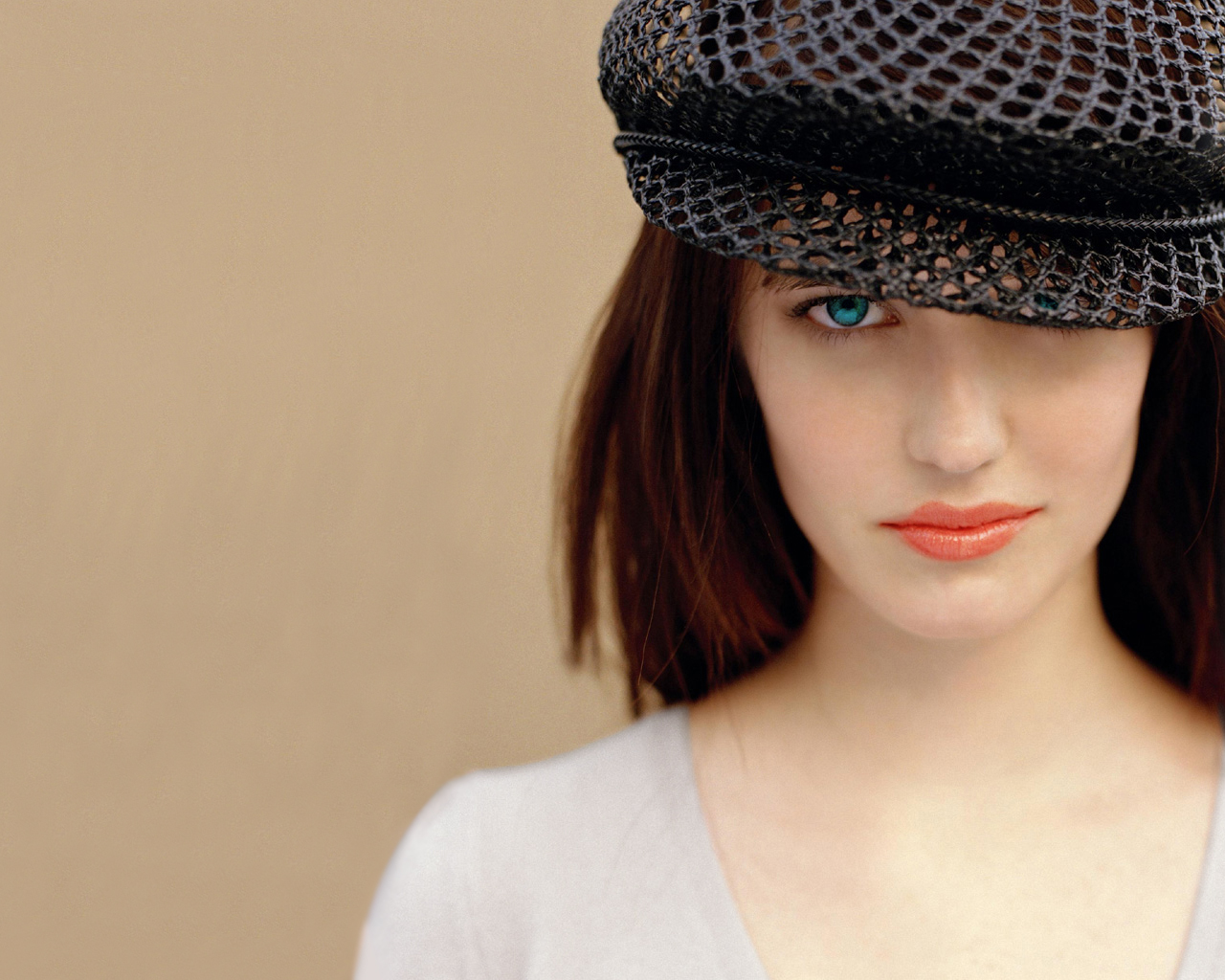 Eva Green wearing a black cap HD Wallpaper