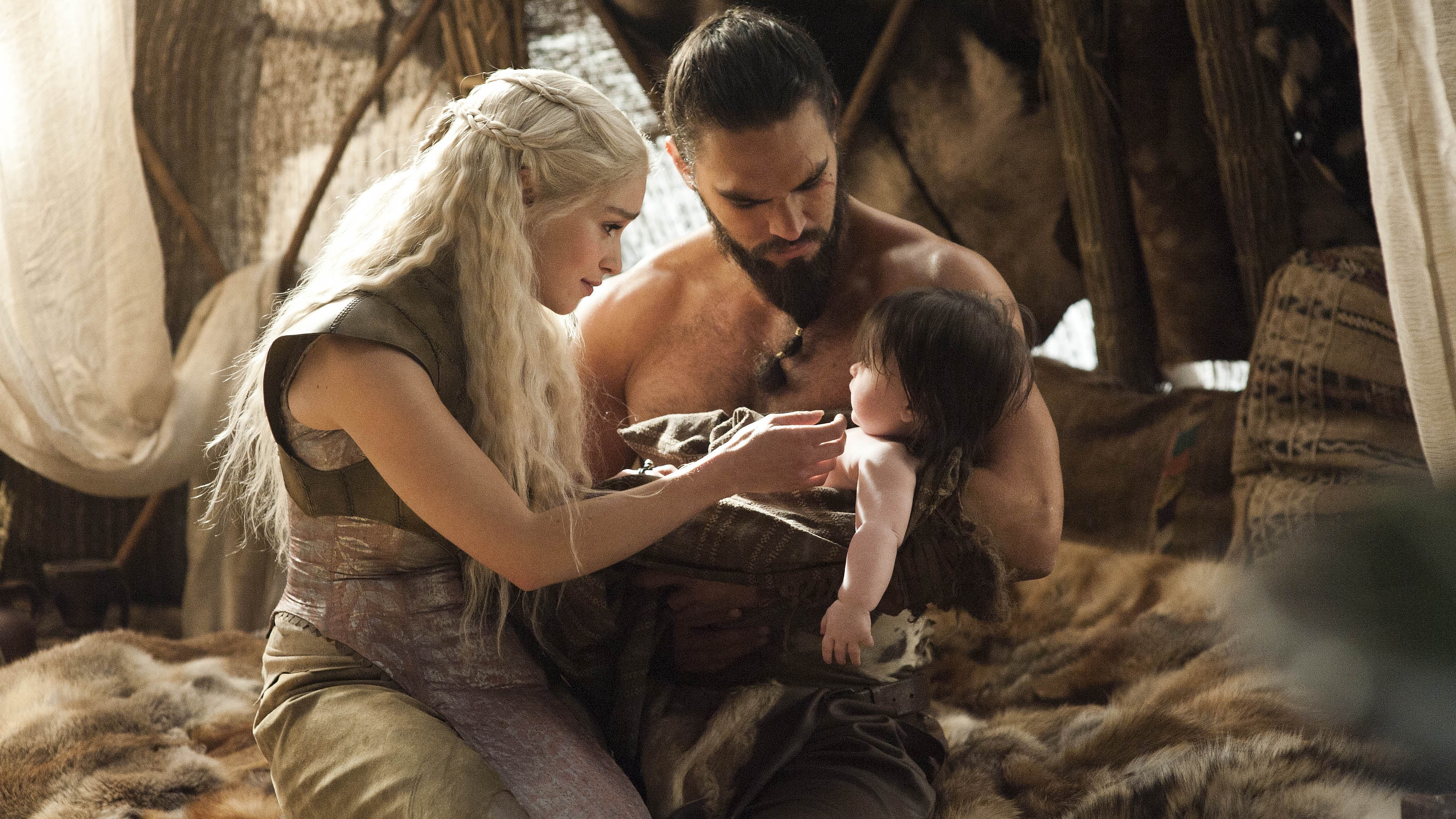 Daenerys Targaryen and Khal Drogo with a baby HD Wallpaper