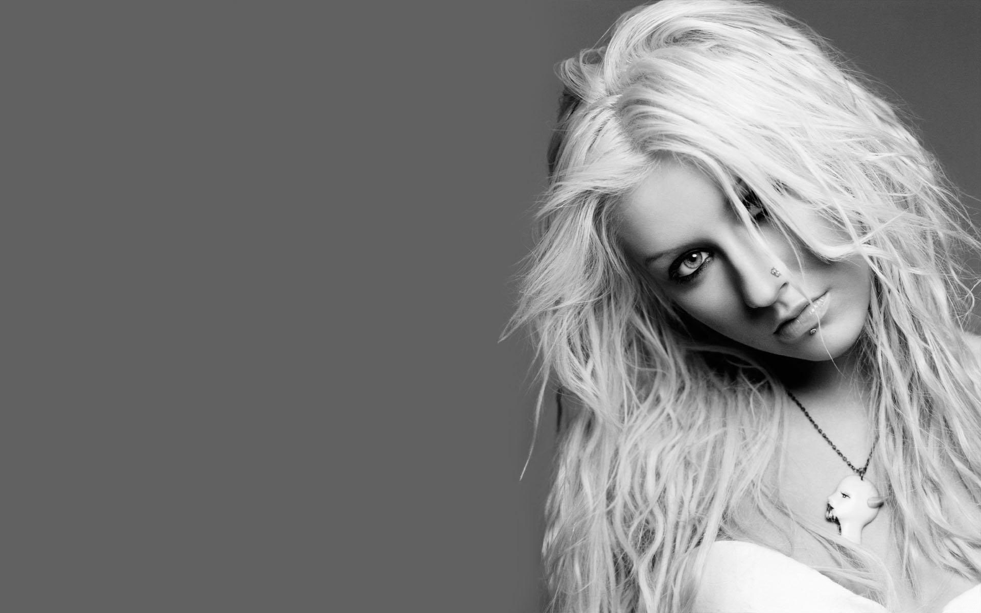Christina Aguilera HD Wallpaper