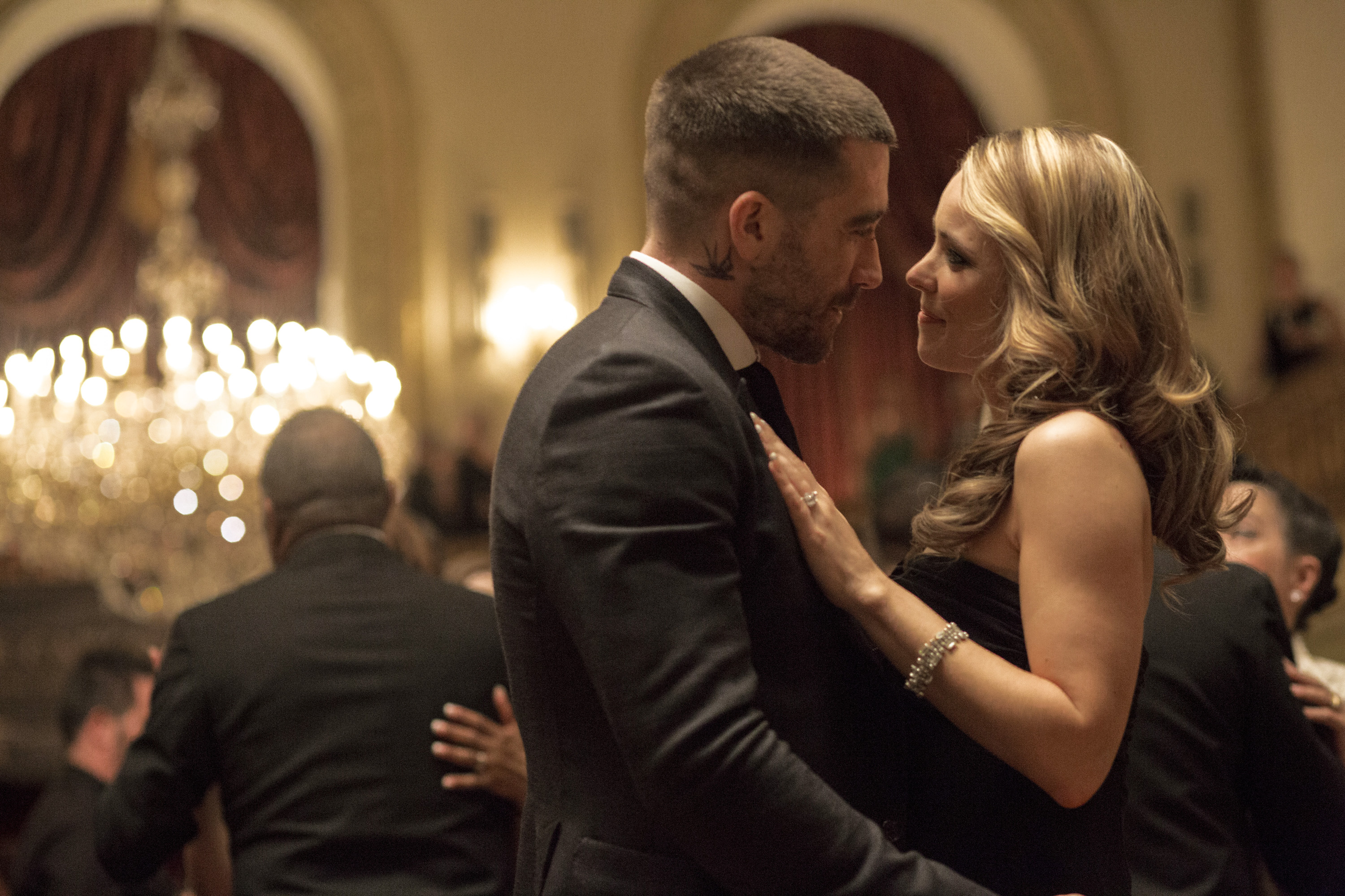 Jake Gyllenhaal and woman dancing HD Wallpaper