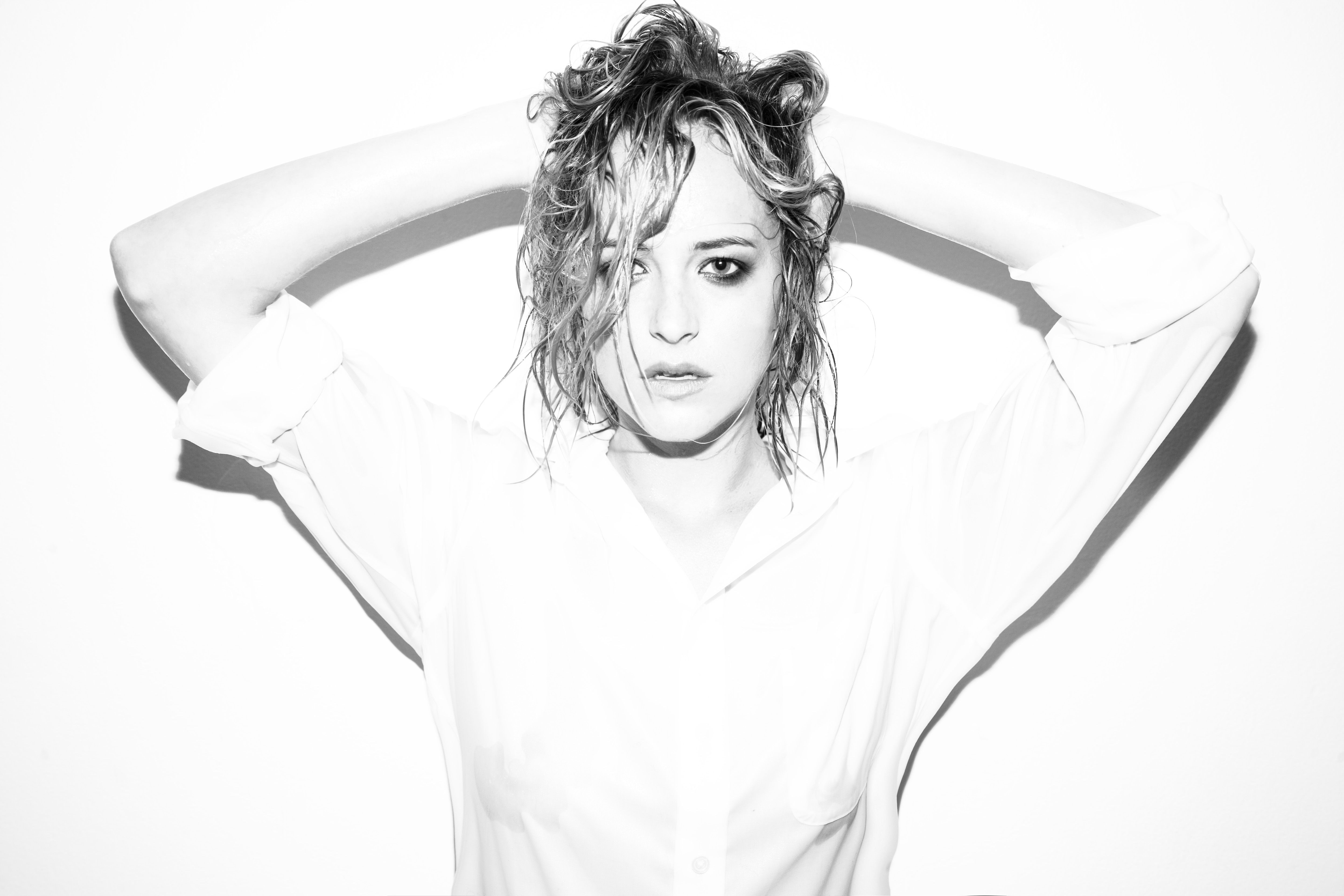 Dakota Johnson HD Wallpaper