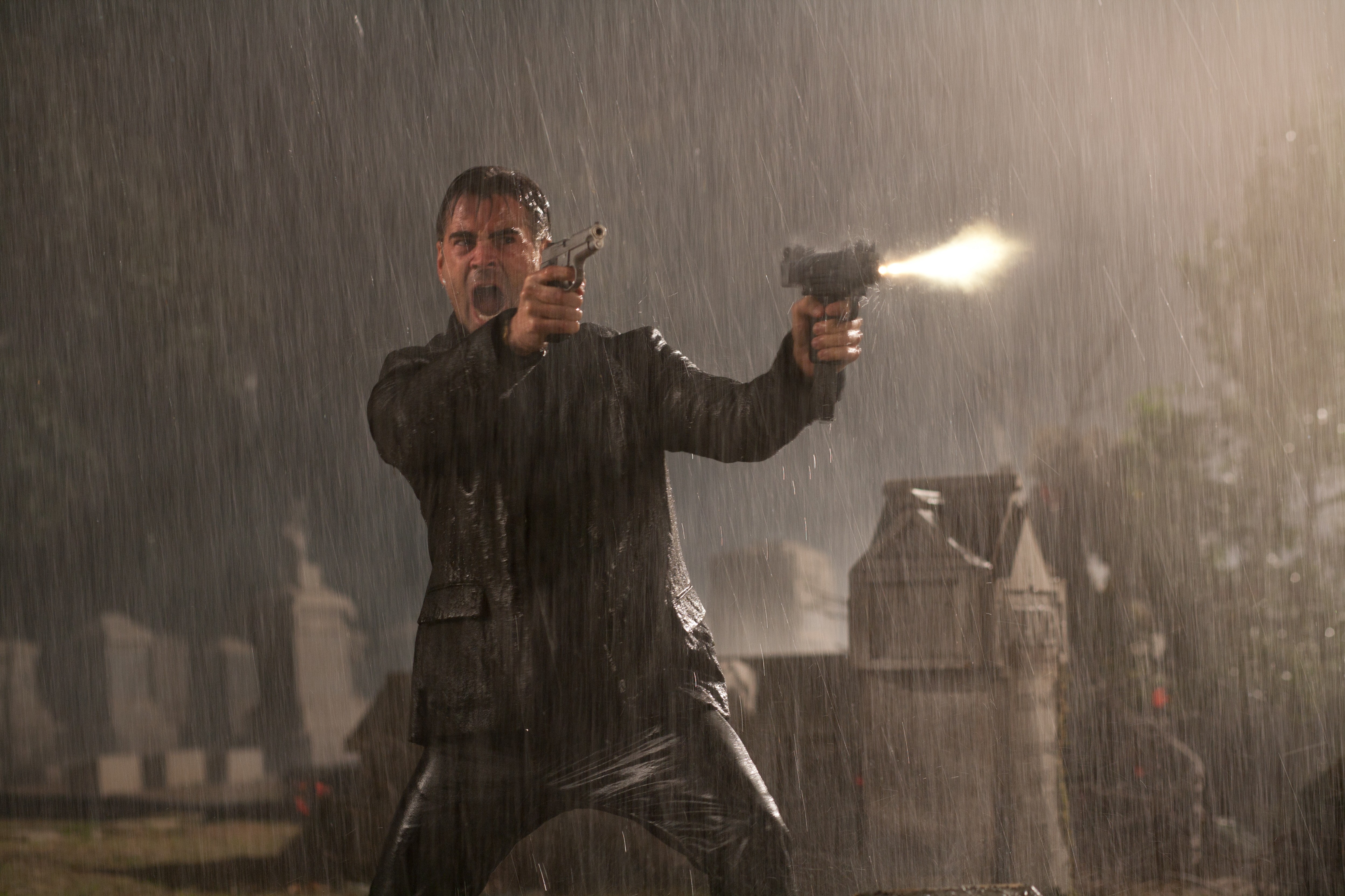 Colin Farrell shooting guns in the rain HD Wallpaper