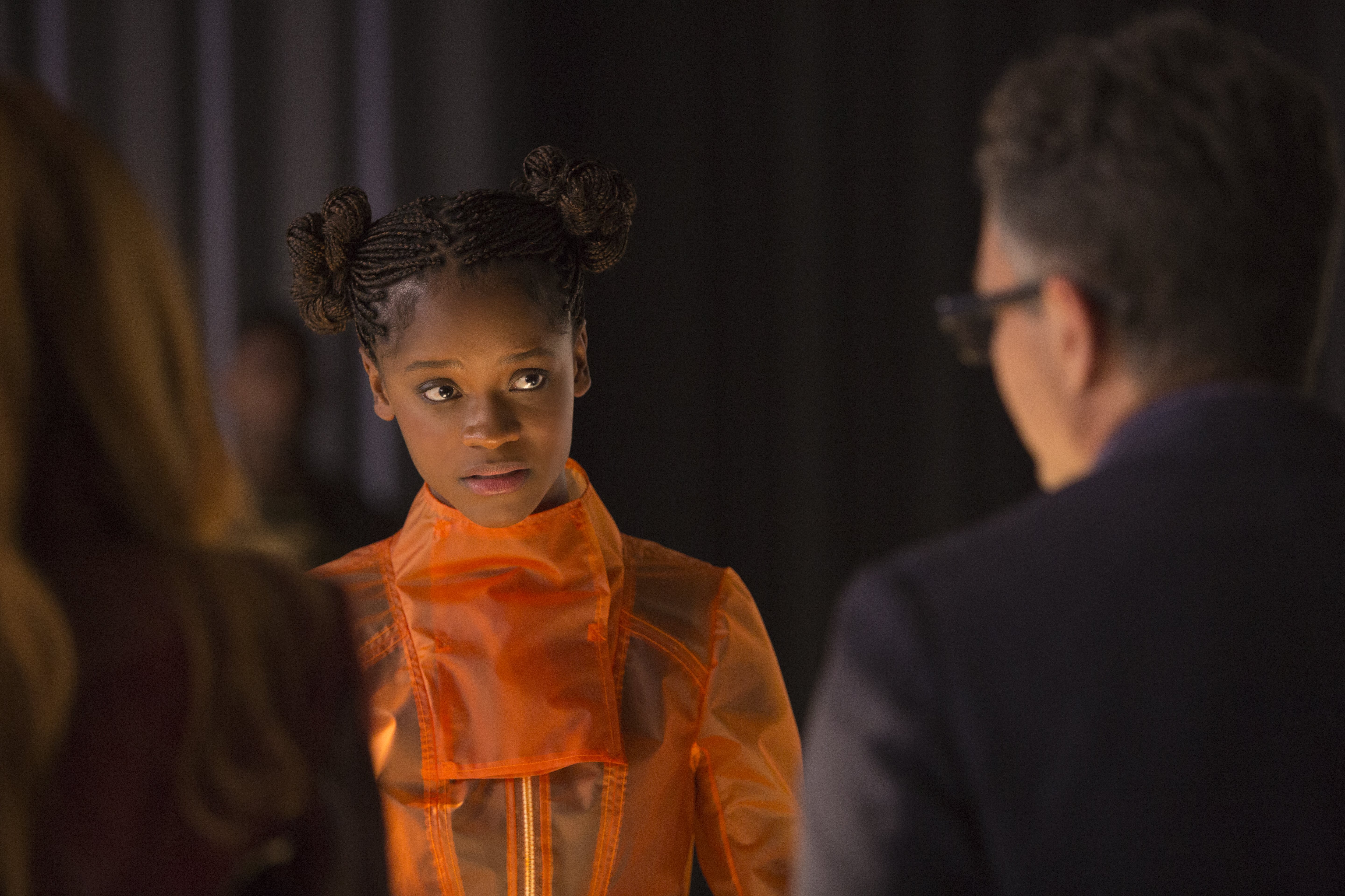 Shuri from Black Panther talking to Mark Ruffalo HD Wallpaper