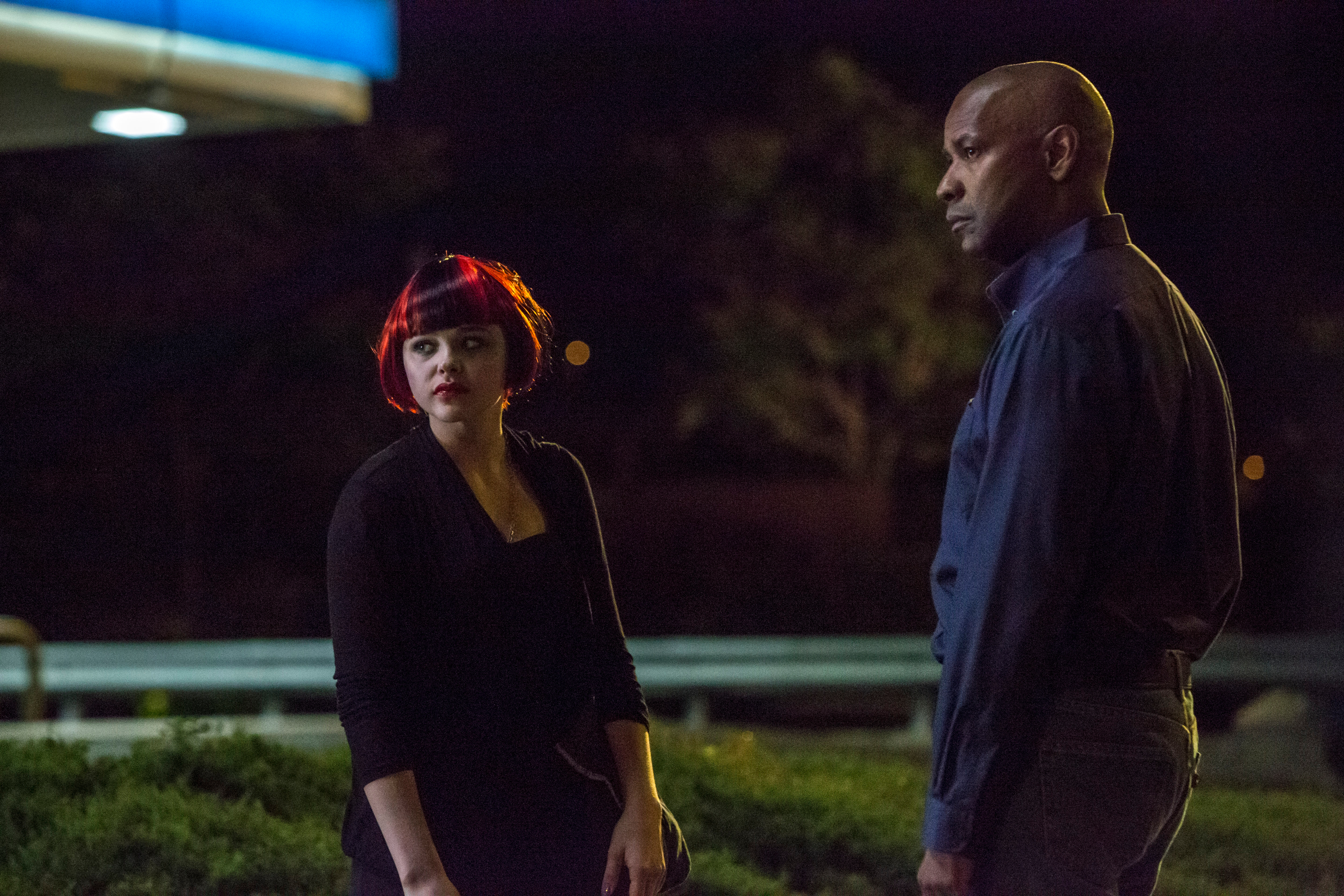 Denzel Washington and young woman at night HD Wallpaper