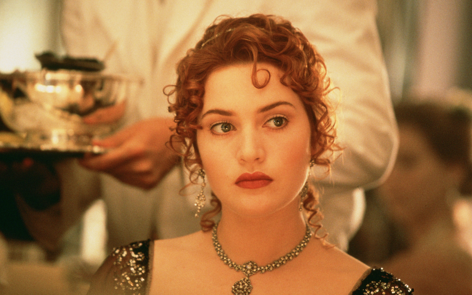 Kate Winslet as Rose DeWitt Bukater in Titanic HD Wallpaper