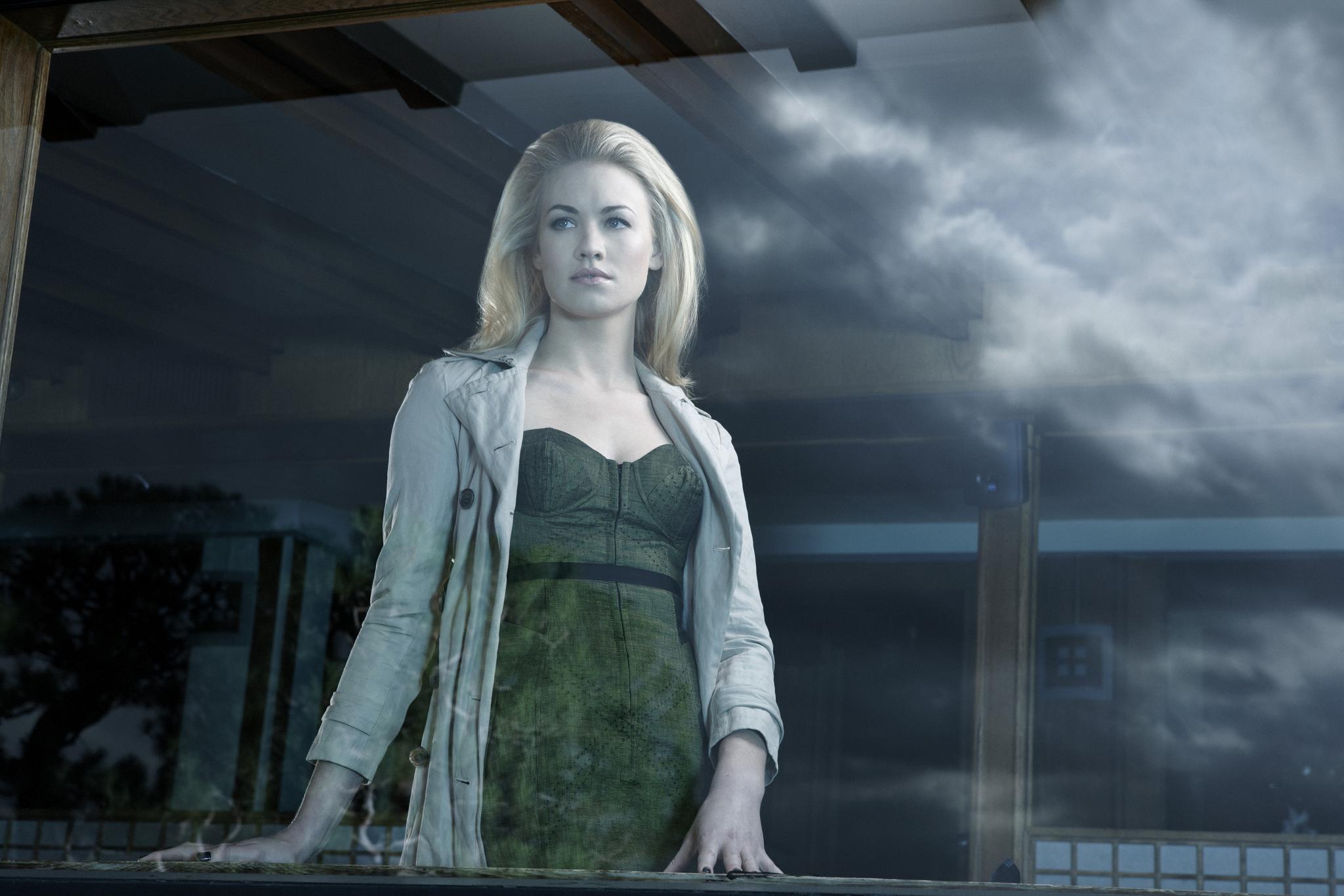 Yvonne Strahovski standing by a window HD Wallpaper