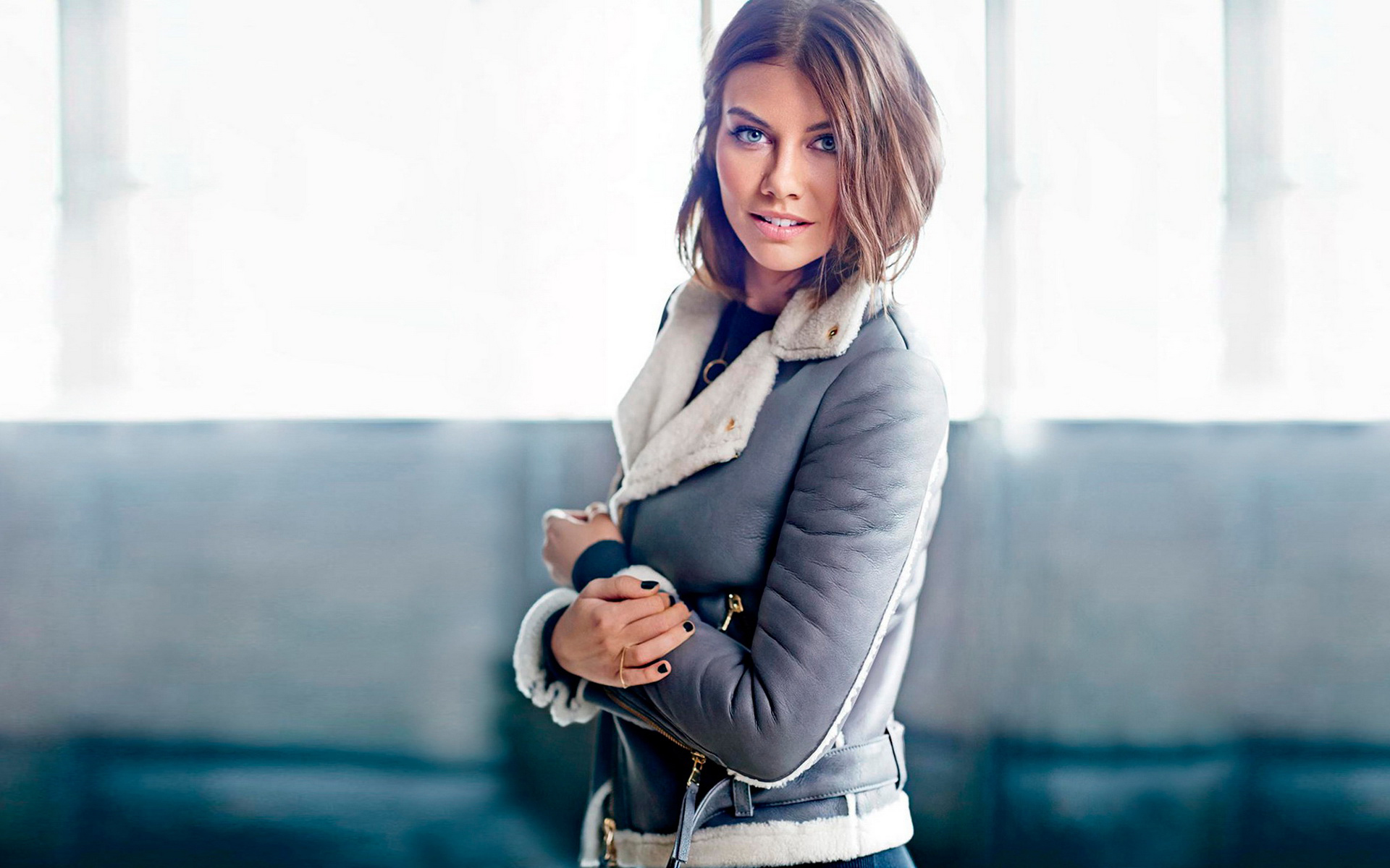 Lauren Cohan in a Shearling Jacket HD Wallpaper